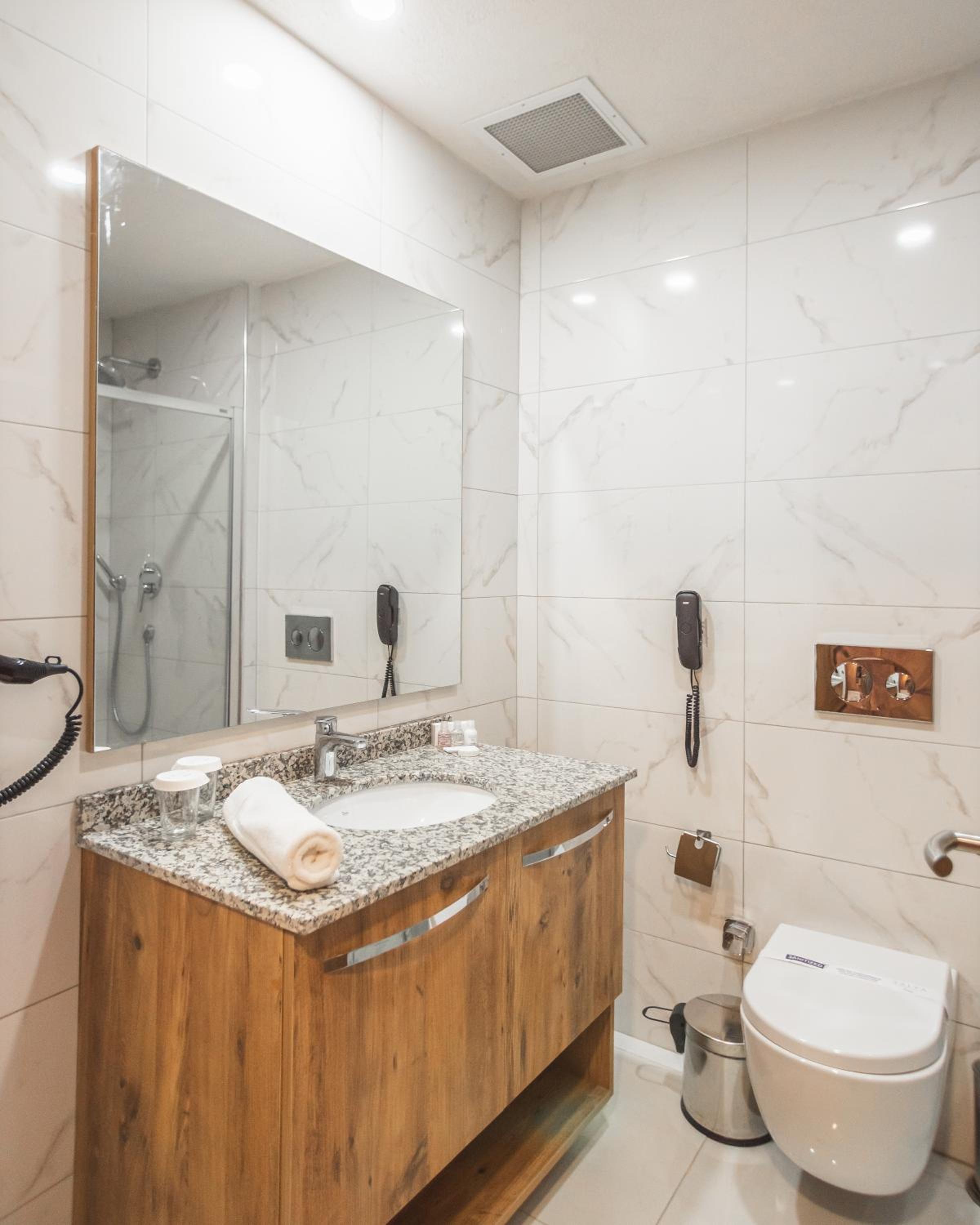Deluxe Double Room with Sea View - Photo 2