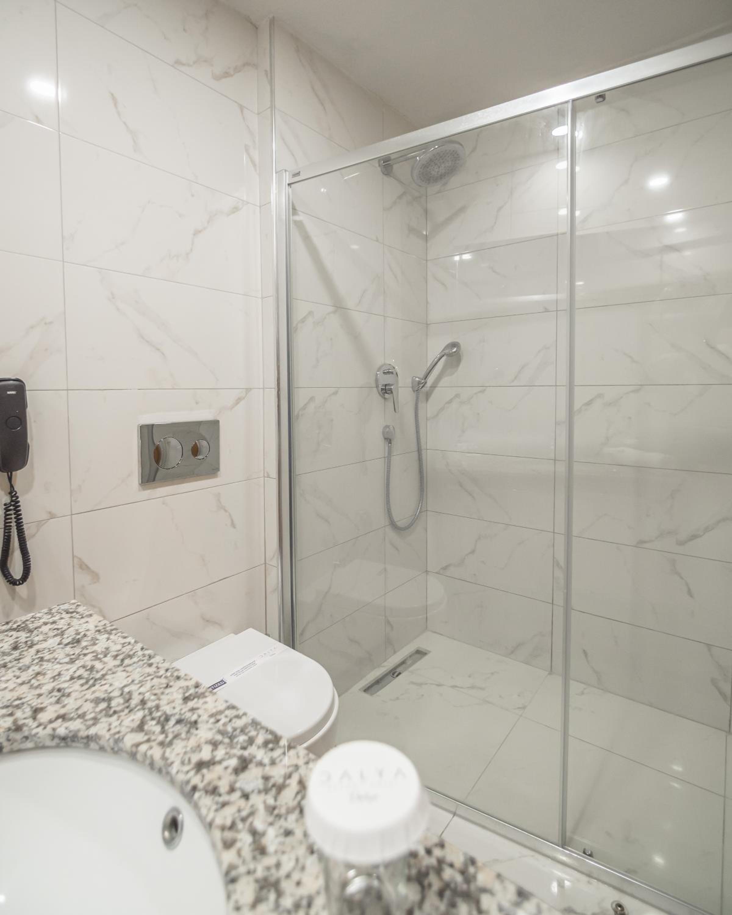 Superior Triple Room with Sea View - Photo 6