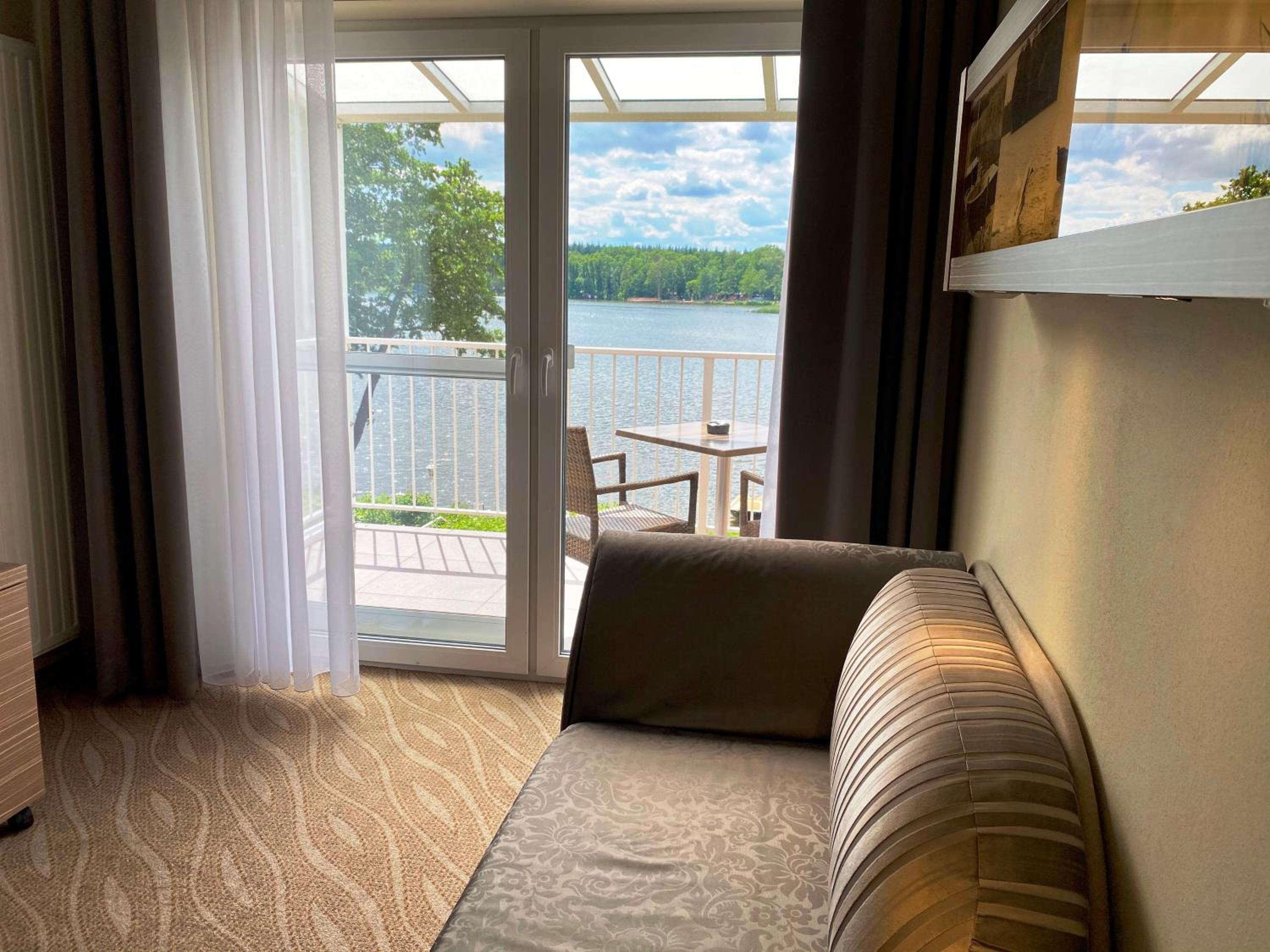 Double Room with Balcony - Photo 18