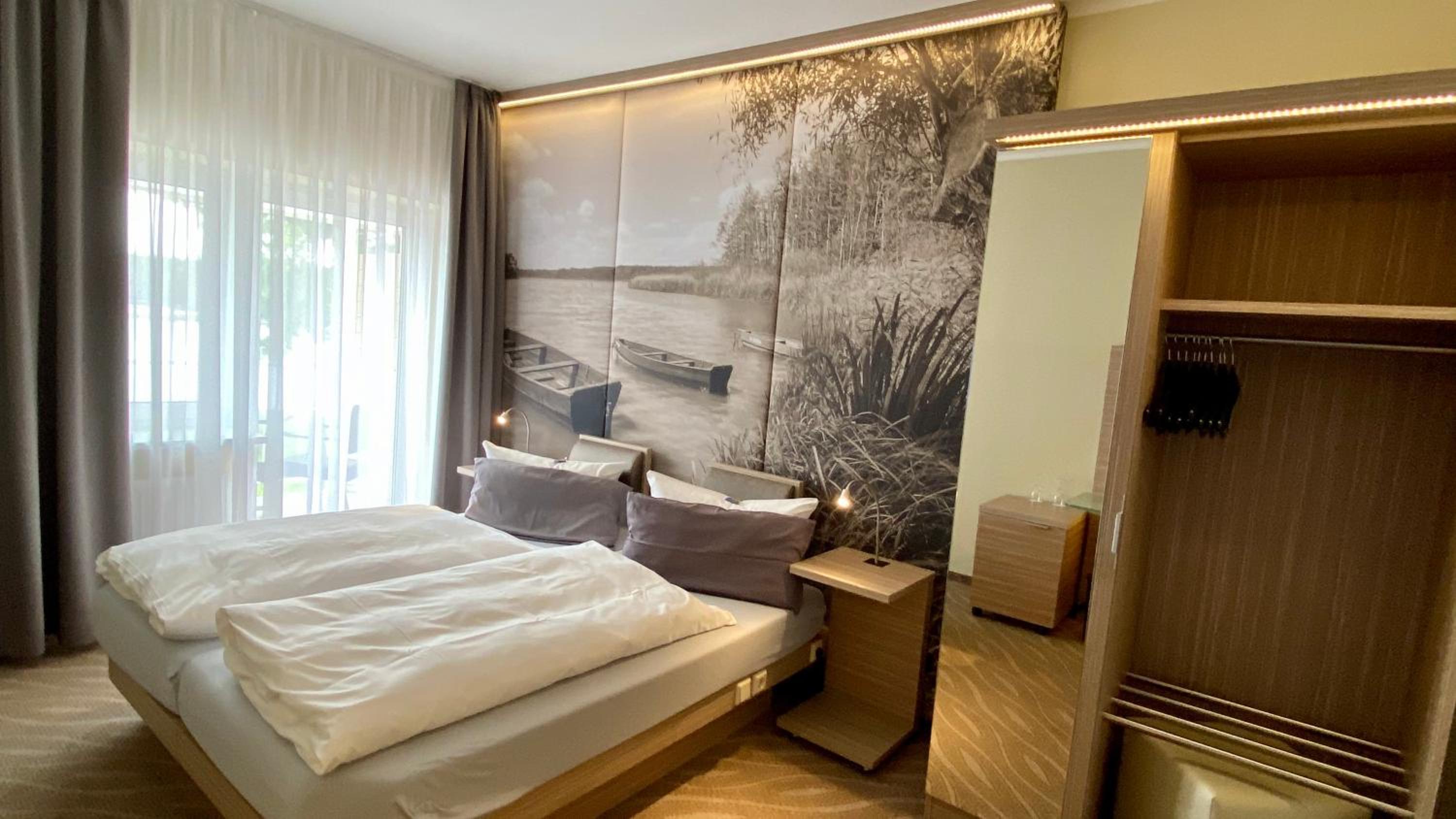 Double Room with Balcony - Photo 14