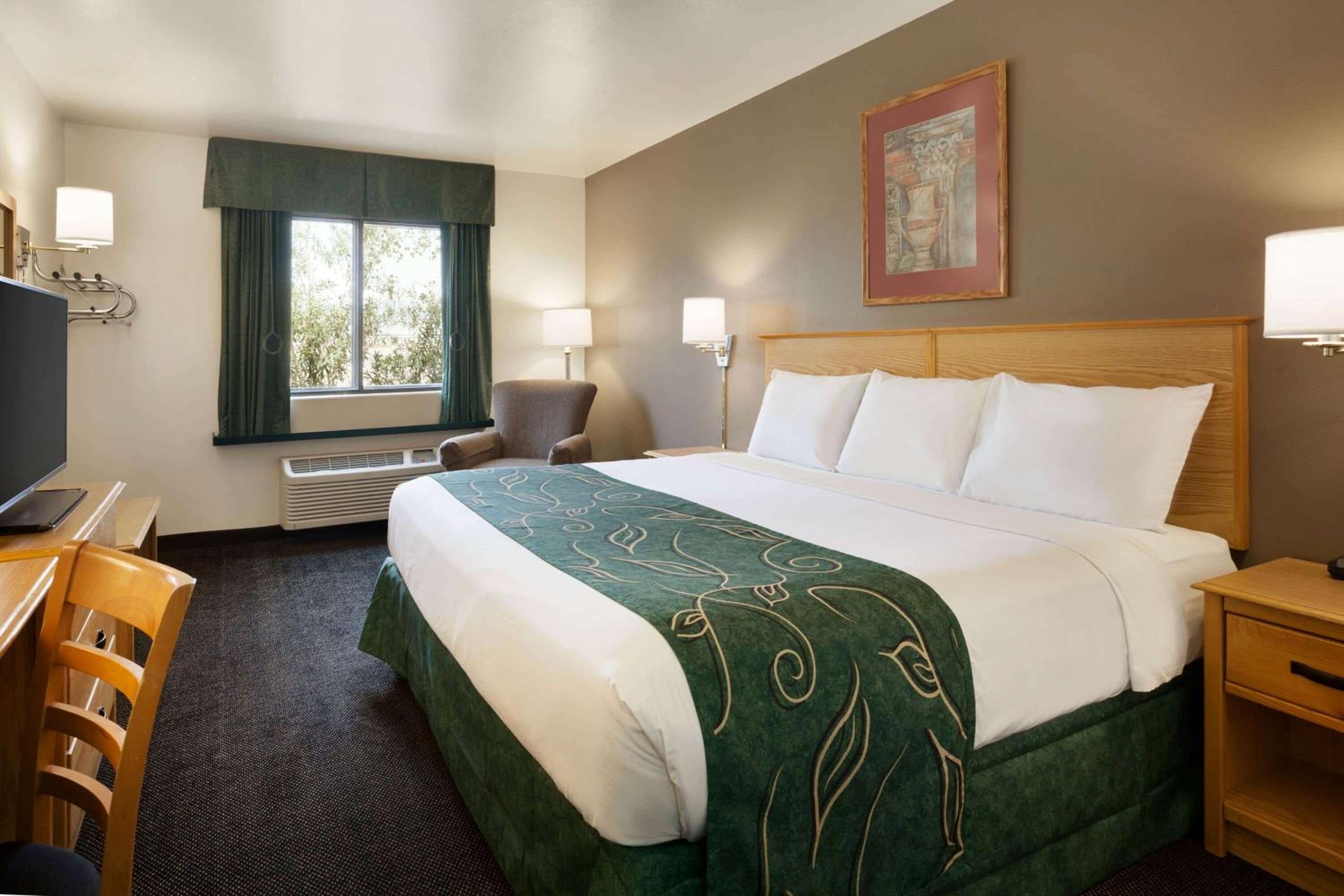 King Room - Mobility Access/Non-Smoking - Photo 5