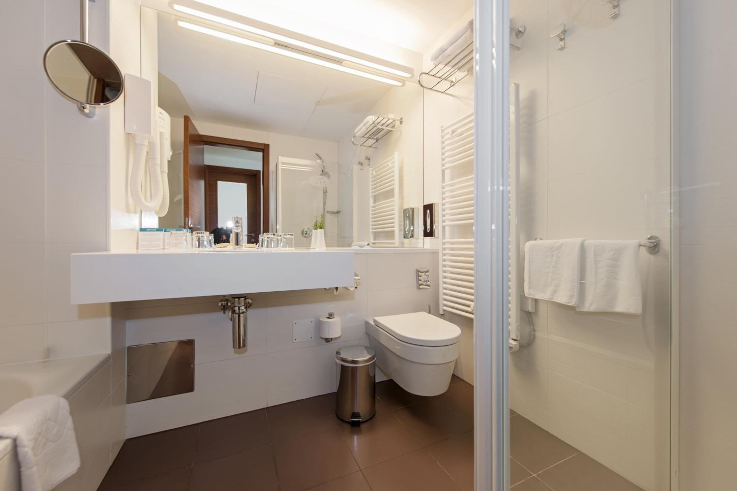Premium Park View Suite with Balcony photo 2