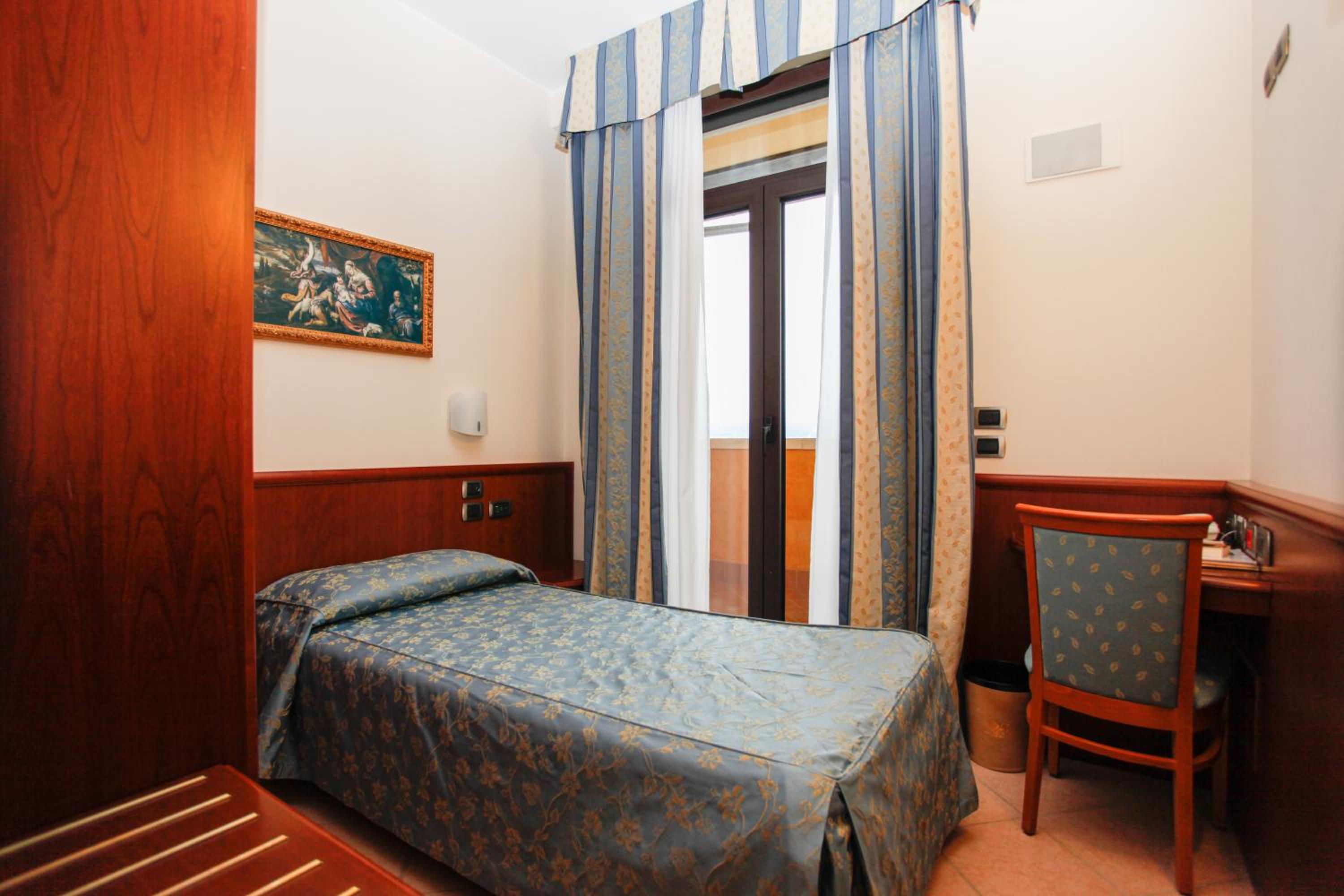 Superior Single Room photo 3