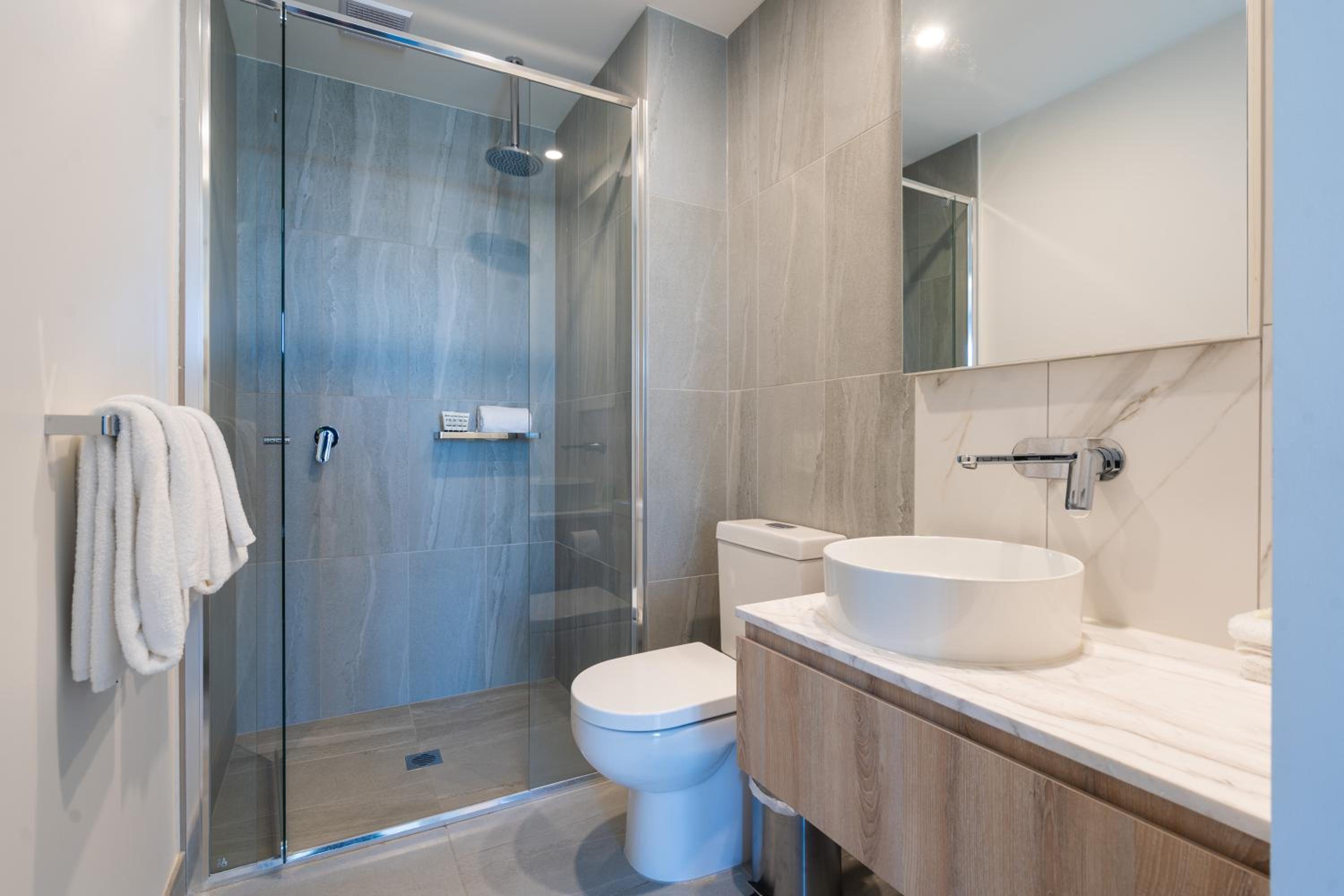 One-Bedroom Apartment - Photo 4