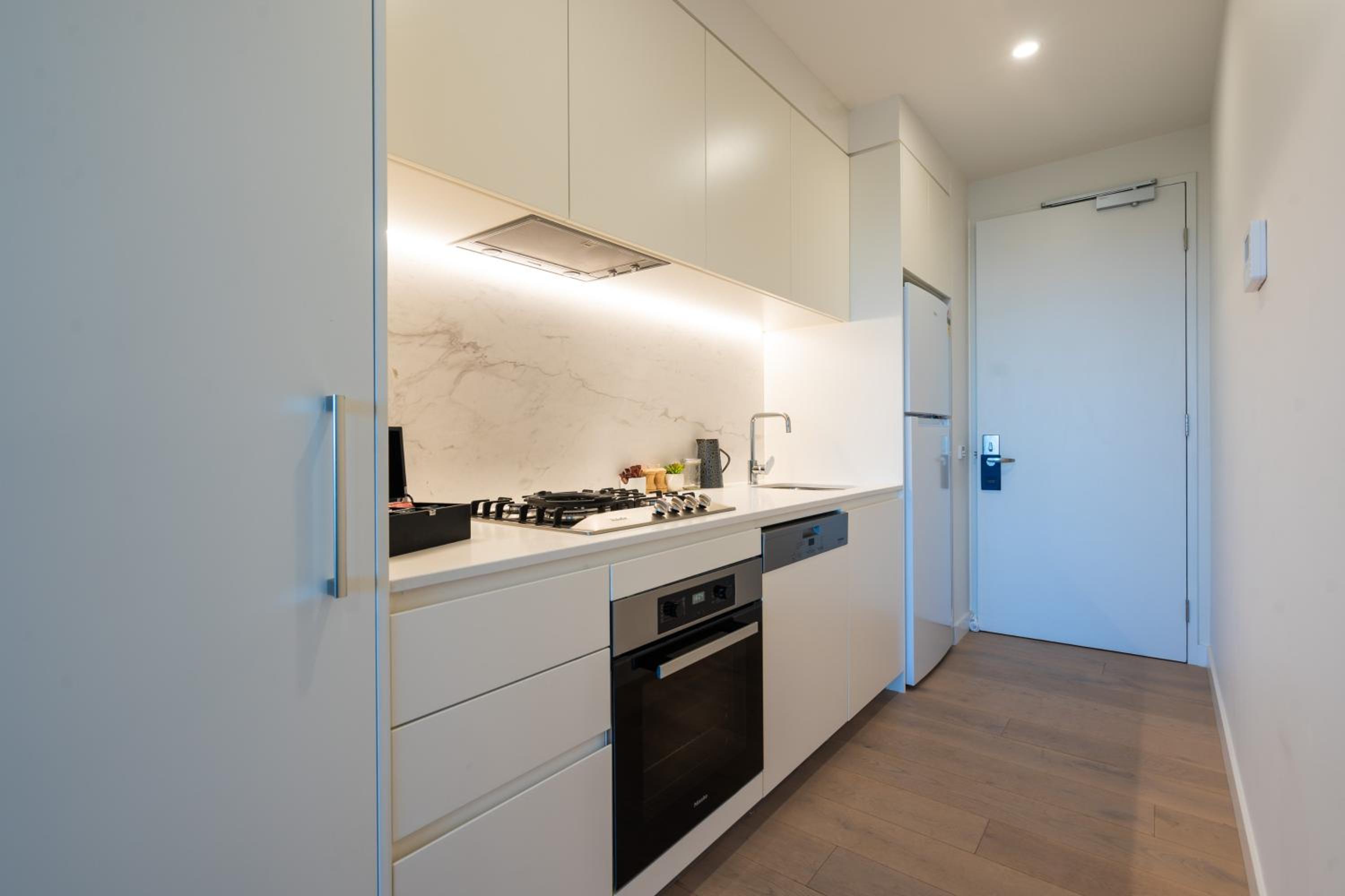 One-Bedroom Apartment - Photo 2