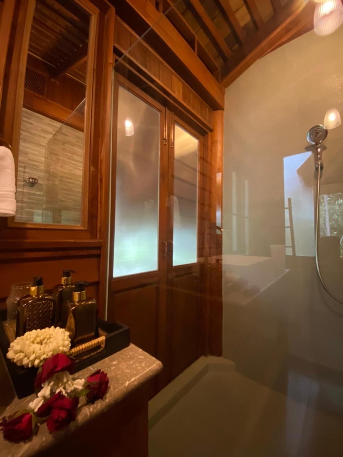 Deluxe Room - Photo 14