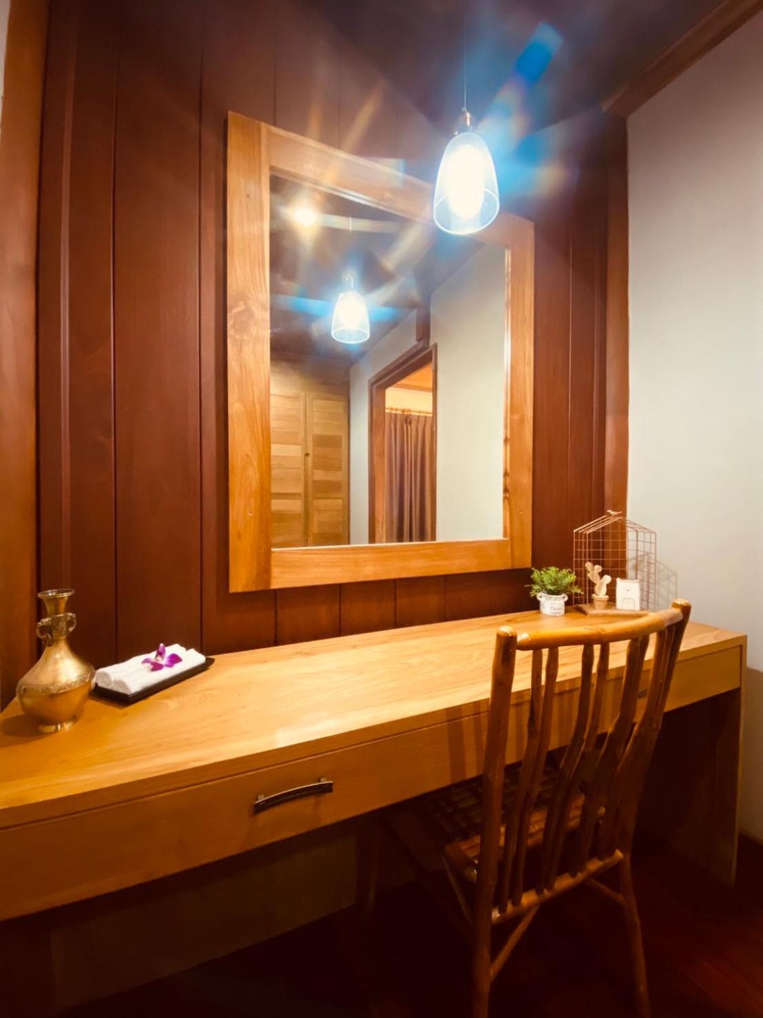 Deluxe Room - Photo 17