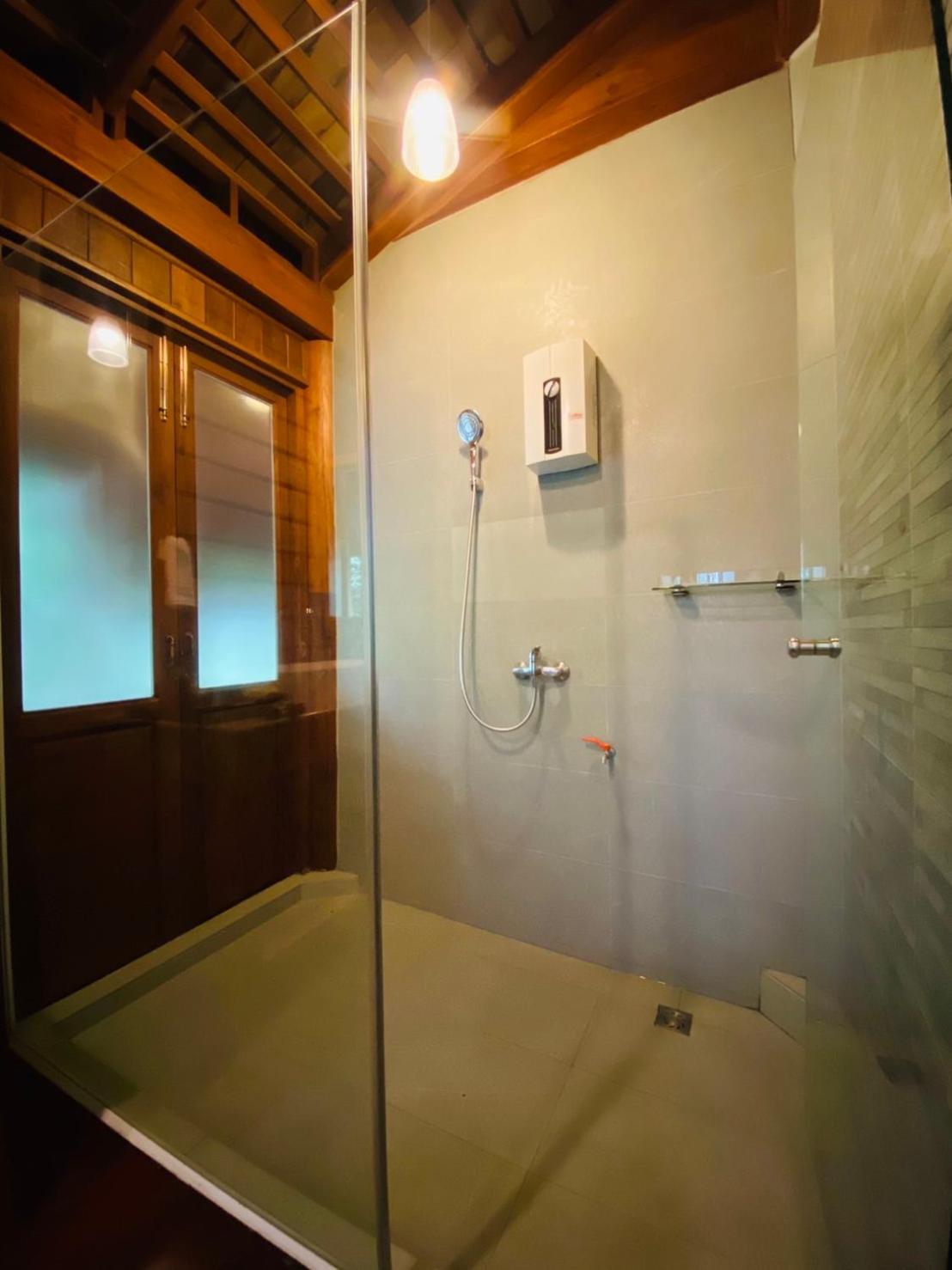 Deluxe Room - Photo 15
