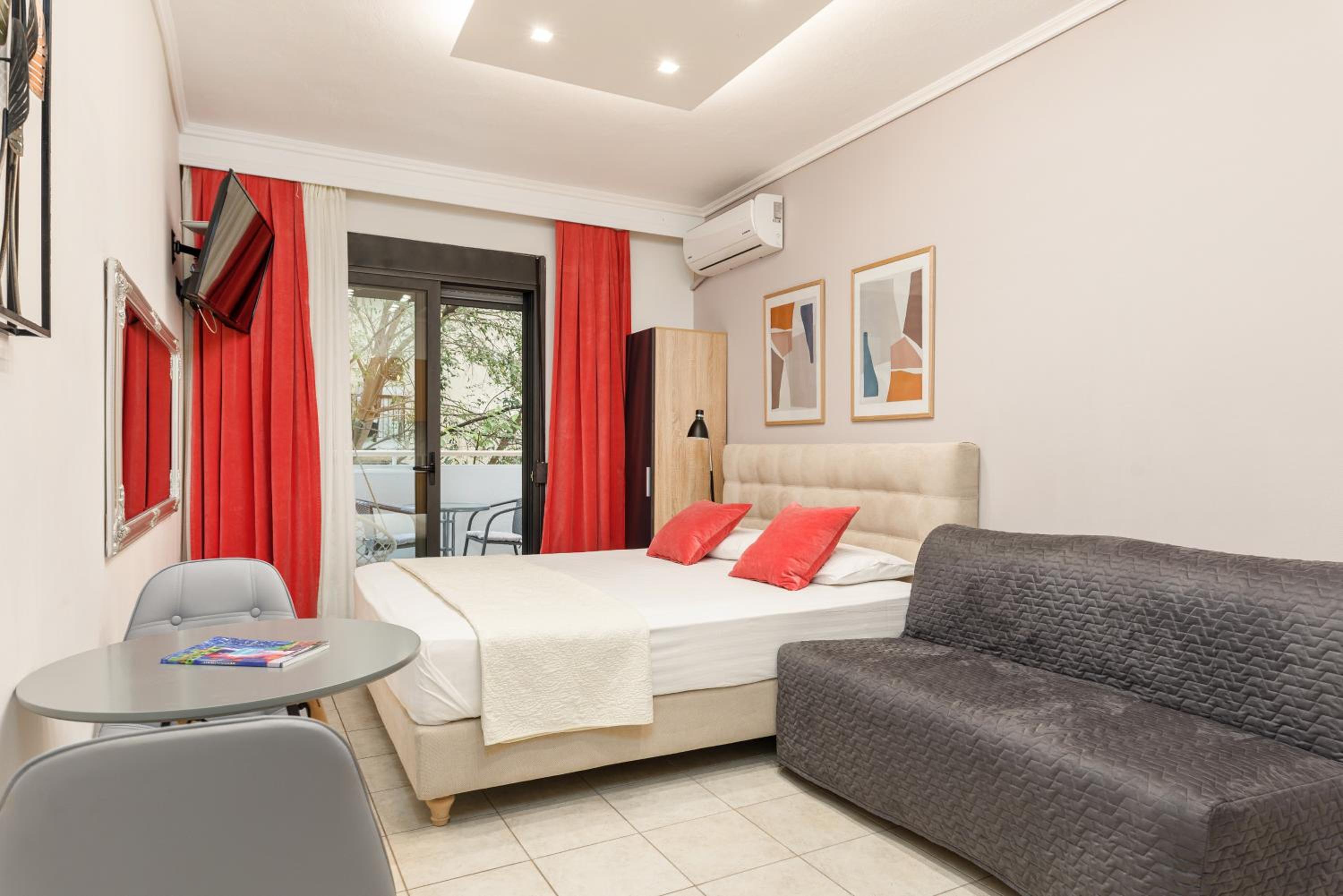 Studio Apartment
