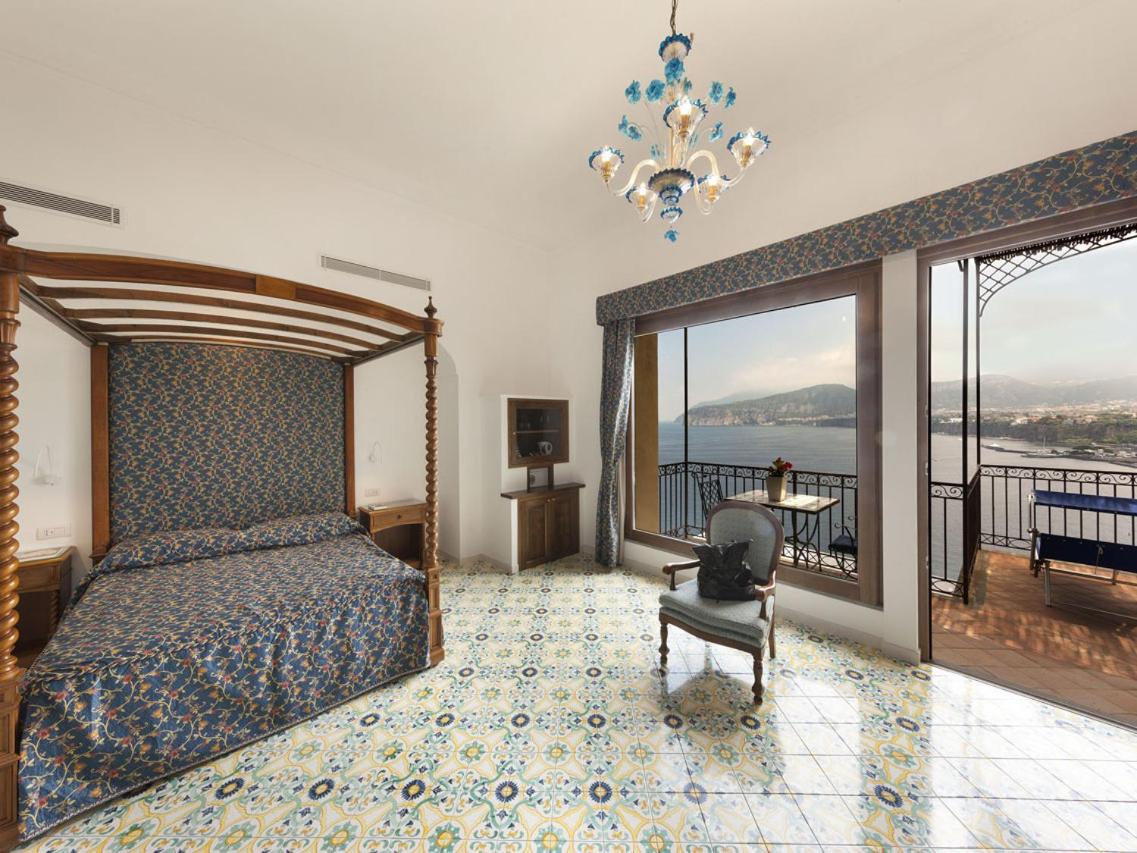 Junior Suite with Sea View - Photo 1
