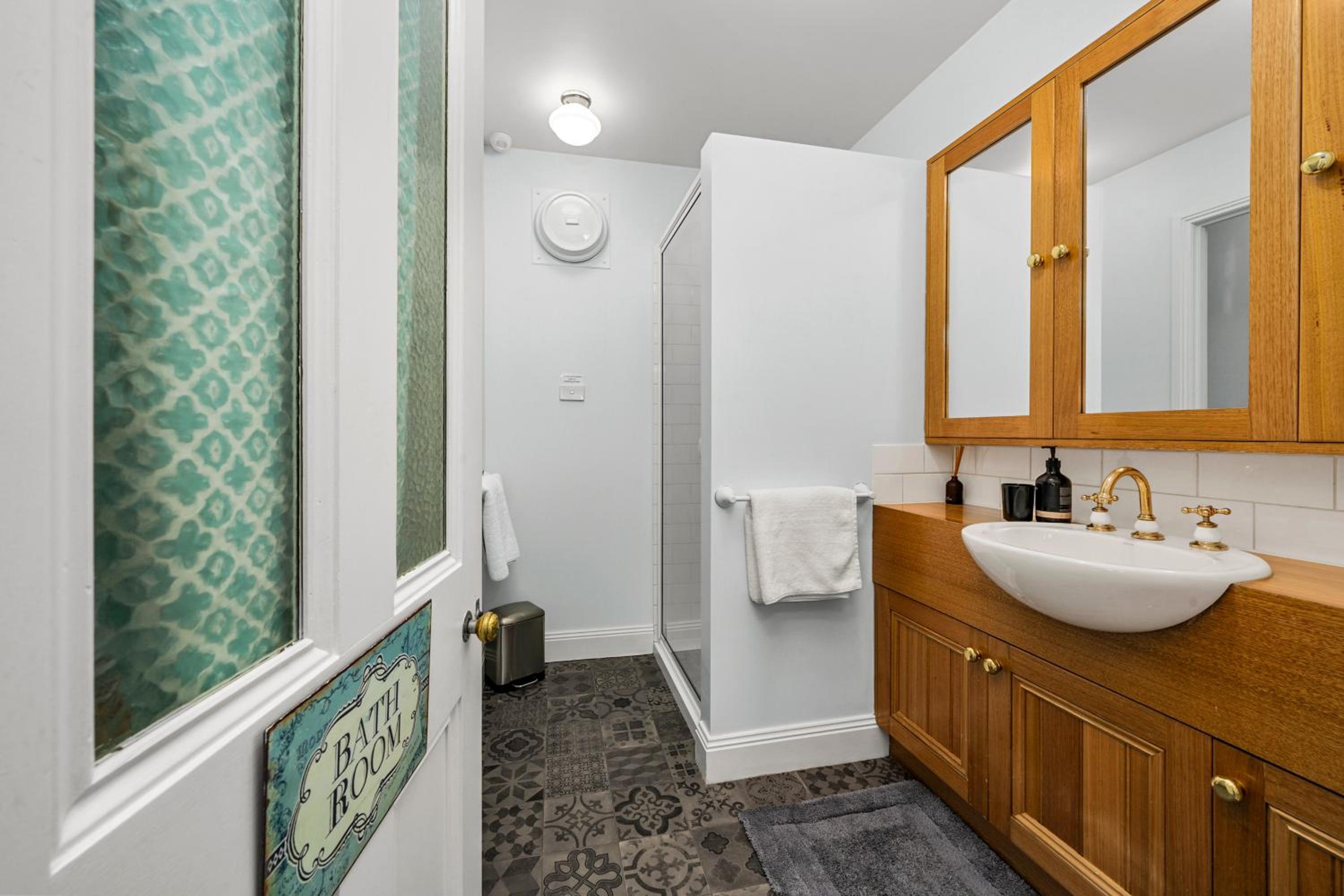 One-Bedroom Apartment - Photo 31