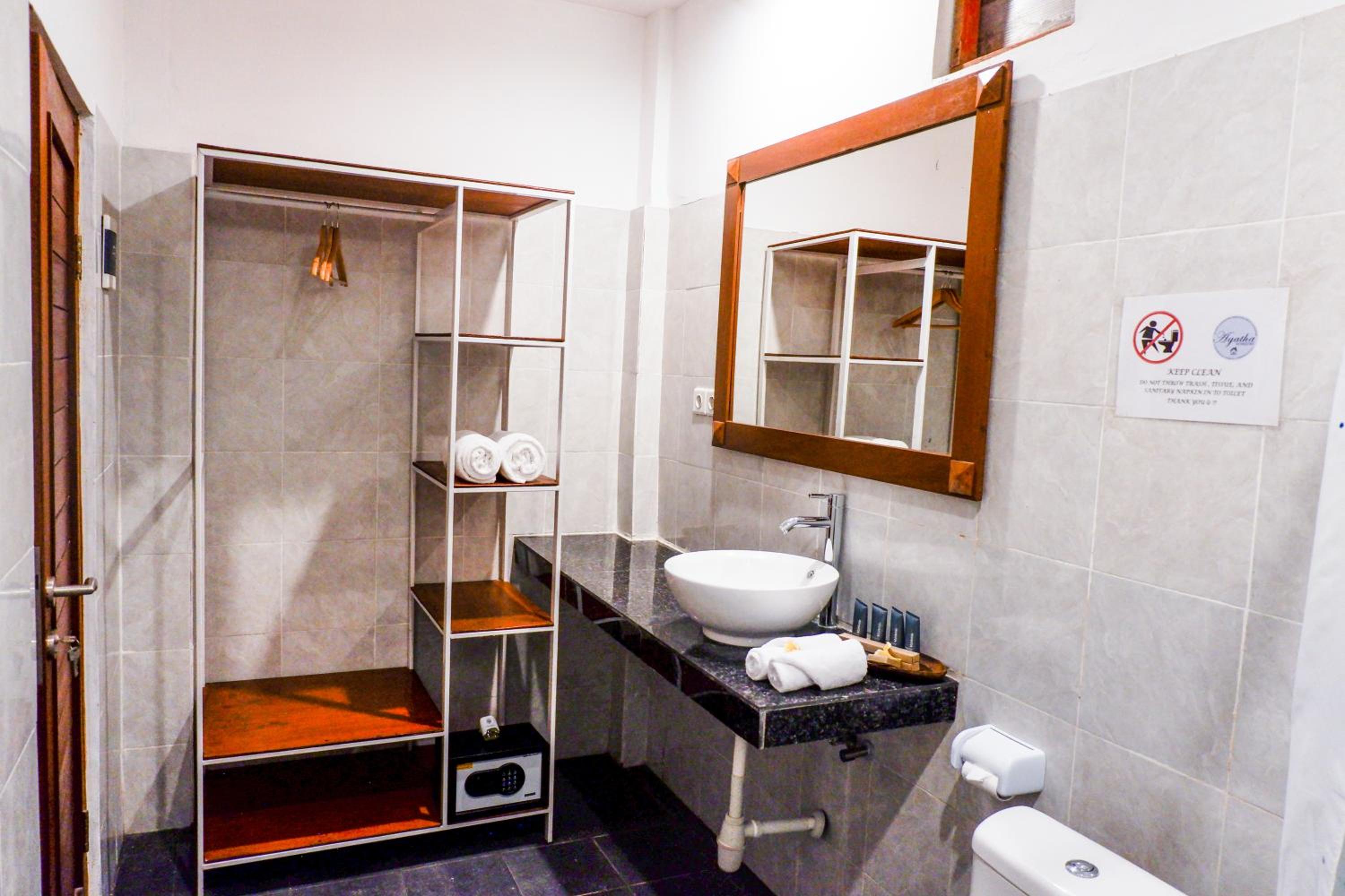 Double Room - Photo 11