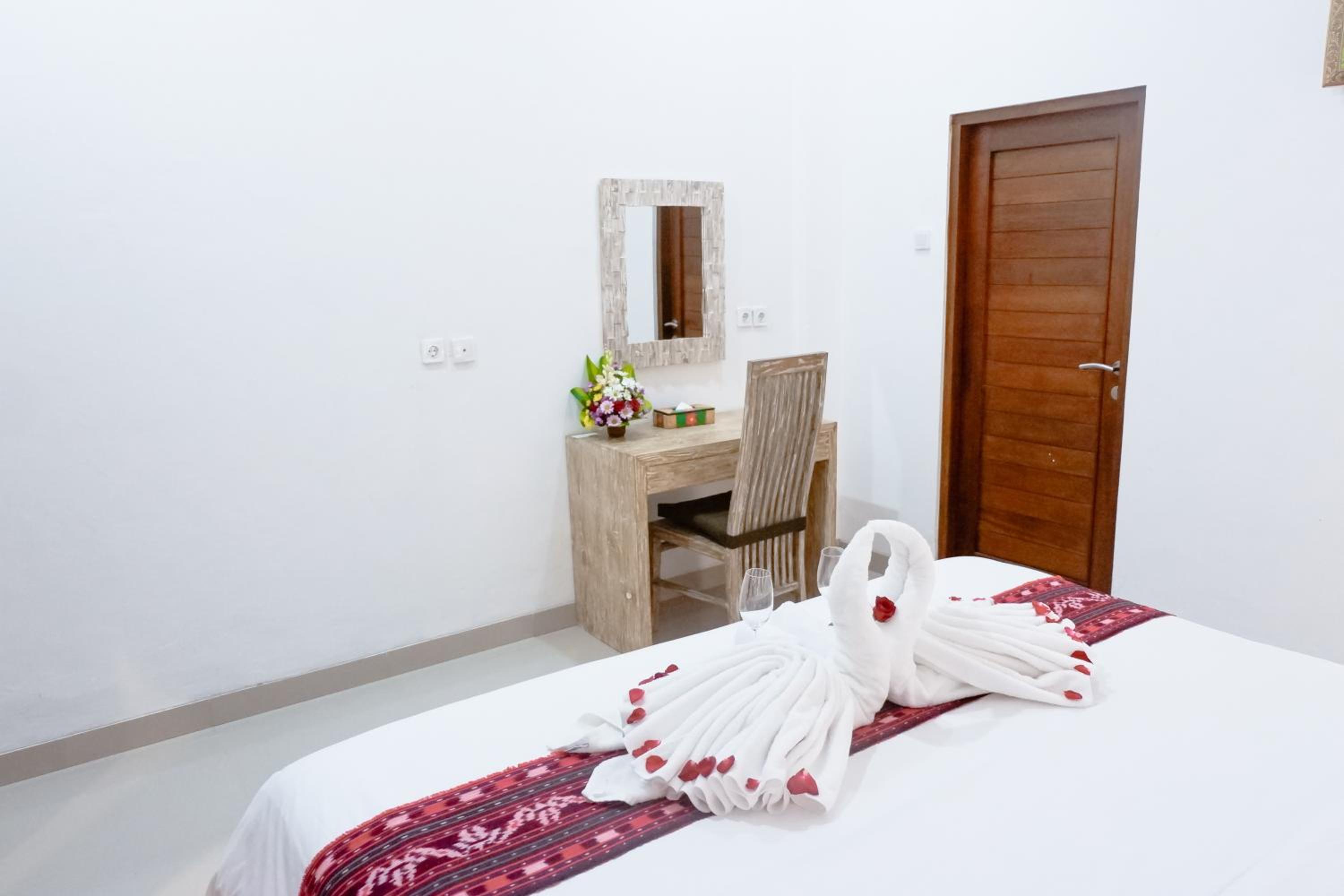 Double Room - Photo 17