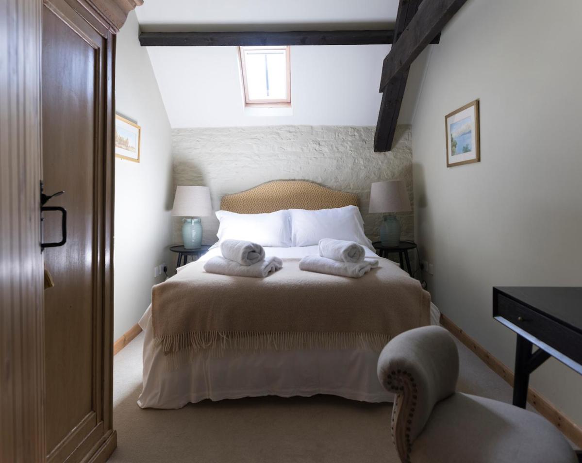 Four-Bedroom House photo 2