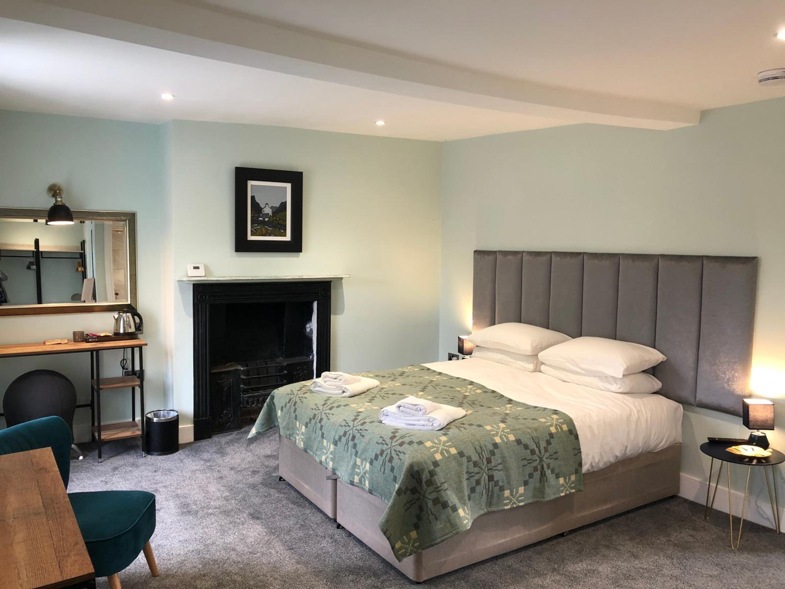 Large Double or Twin Room photo 1