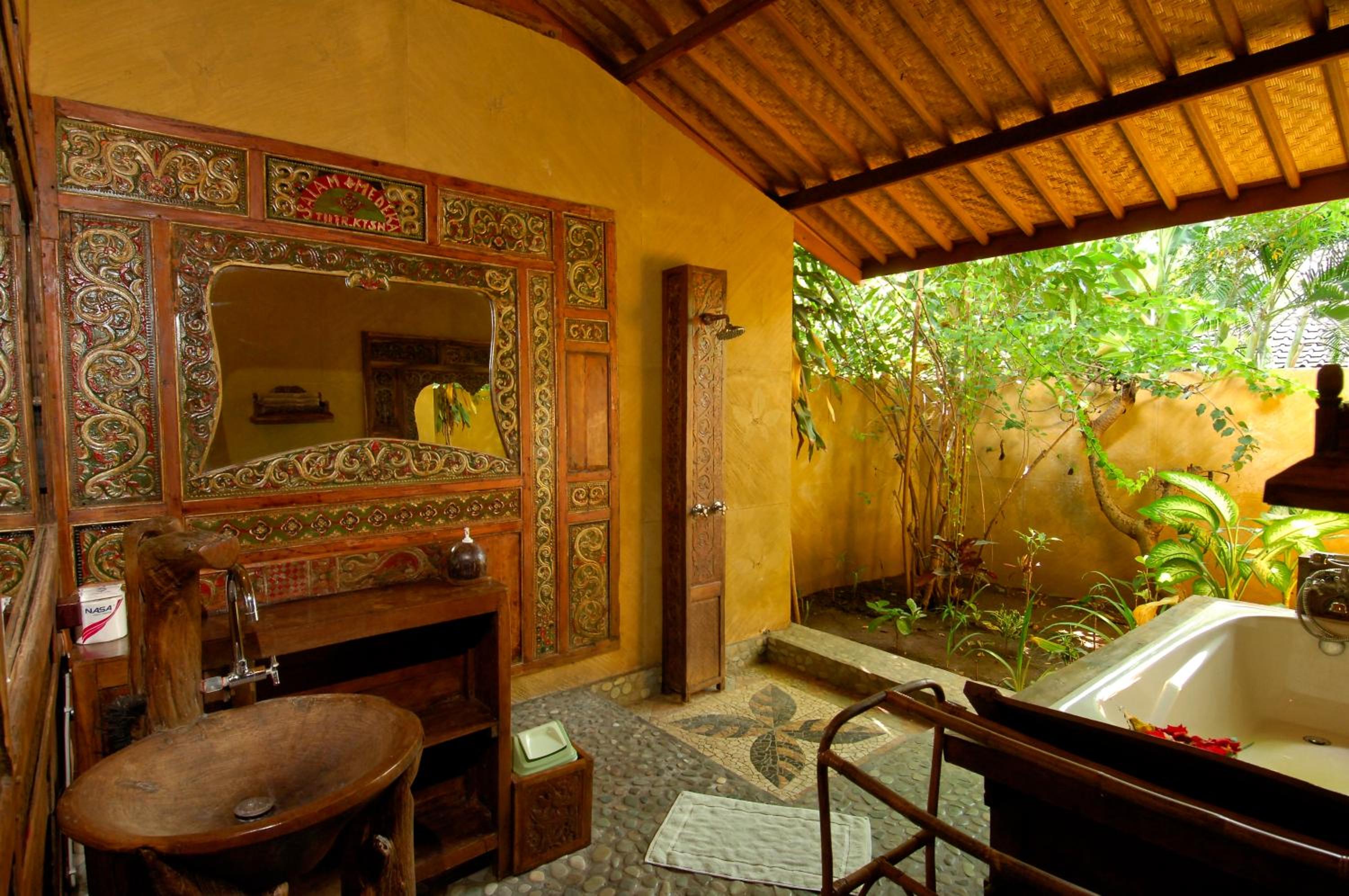 Deluxe Bungalow with Garden View photo 2