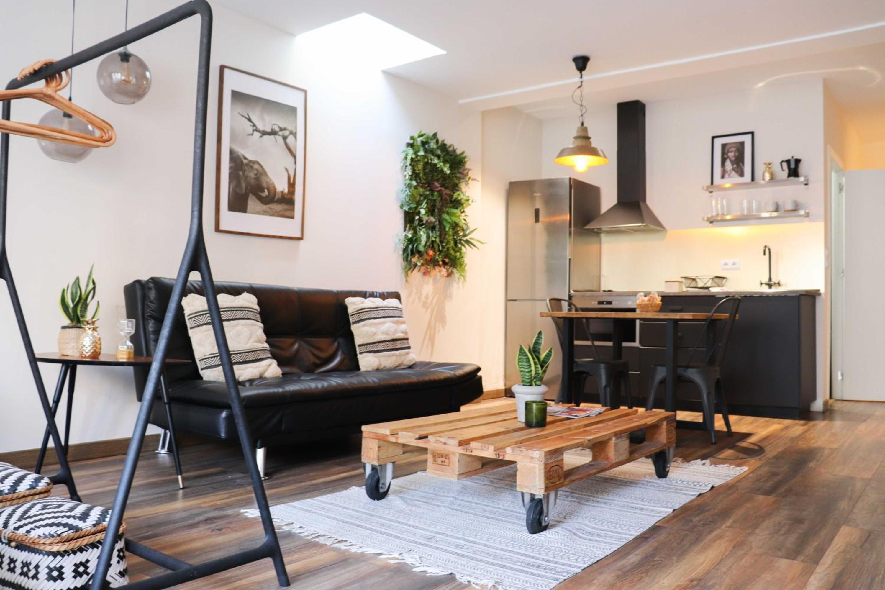Loft - Photo 2