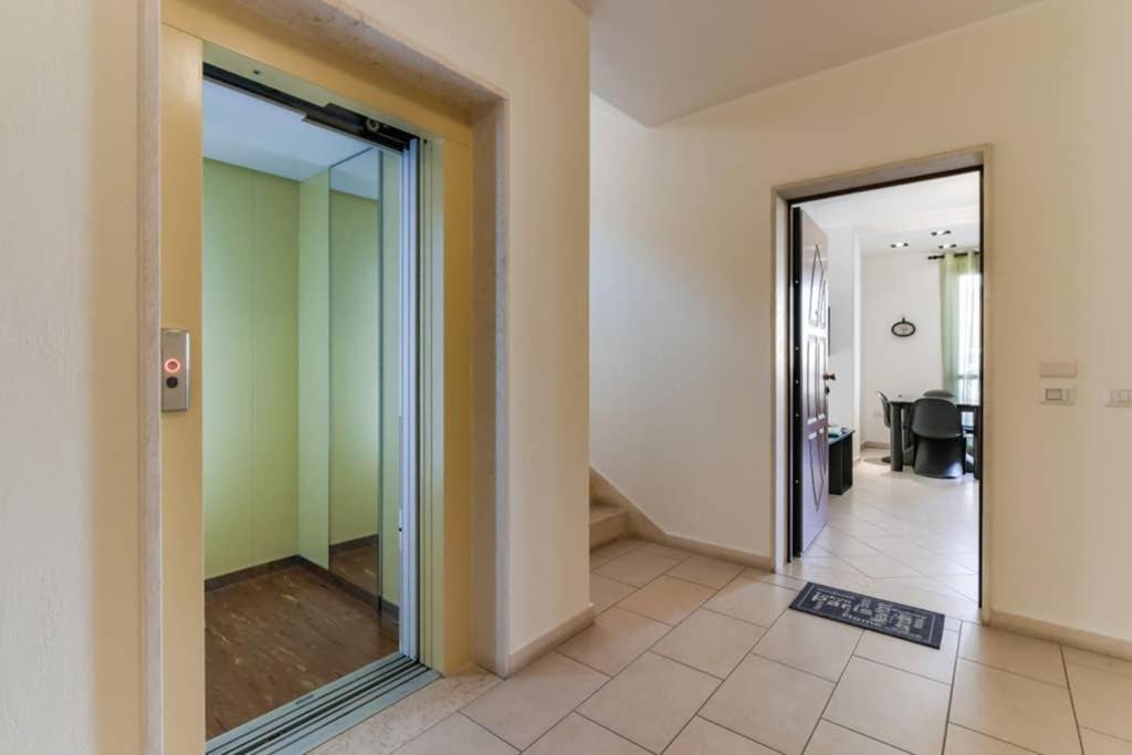 One-Bedroom Apartment - Photo 4