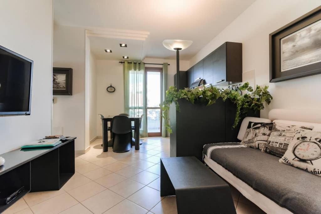 One-Bedroom Apartment - Photo 20