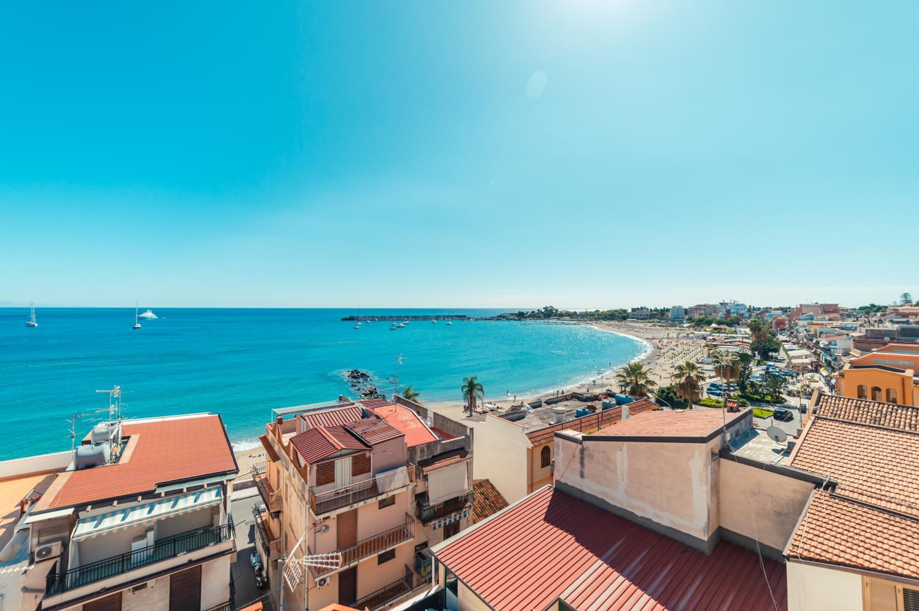 Superior Double Room with Sea View - Photo 3