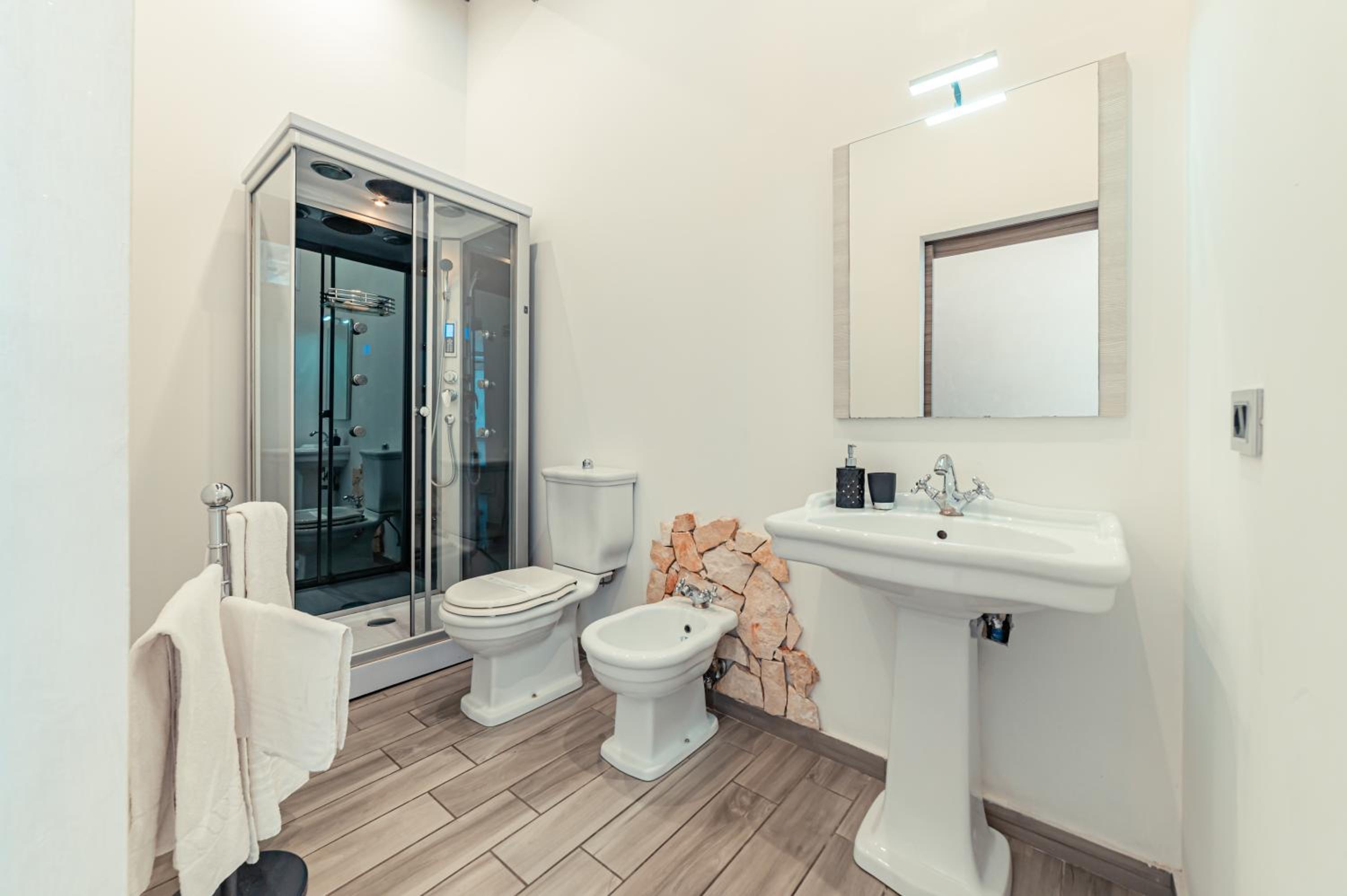 Superior Double Room with Sea View - Photo 8