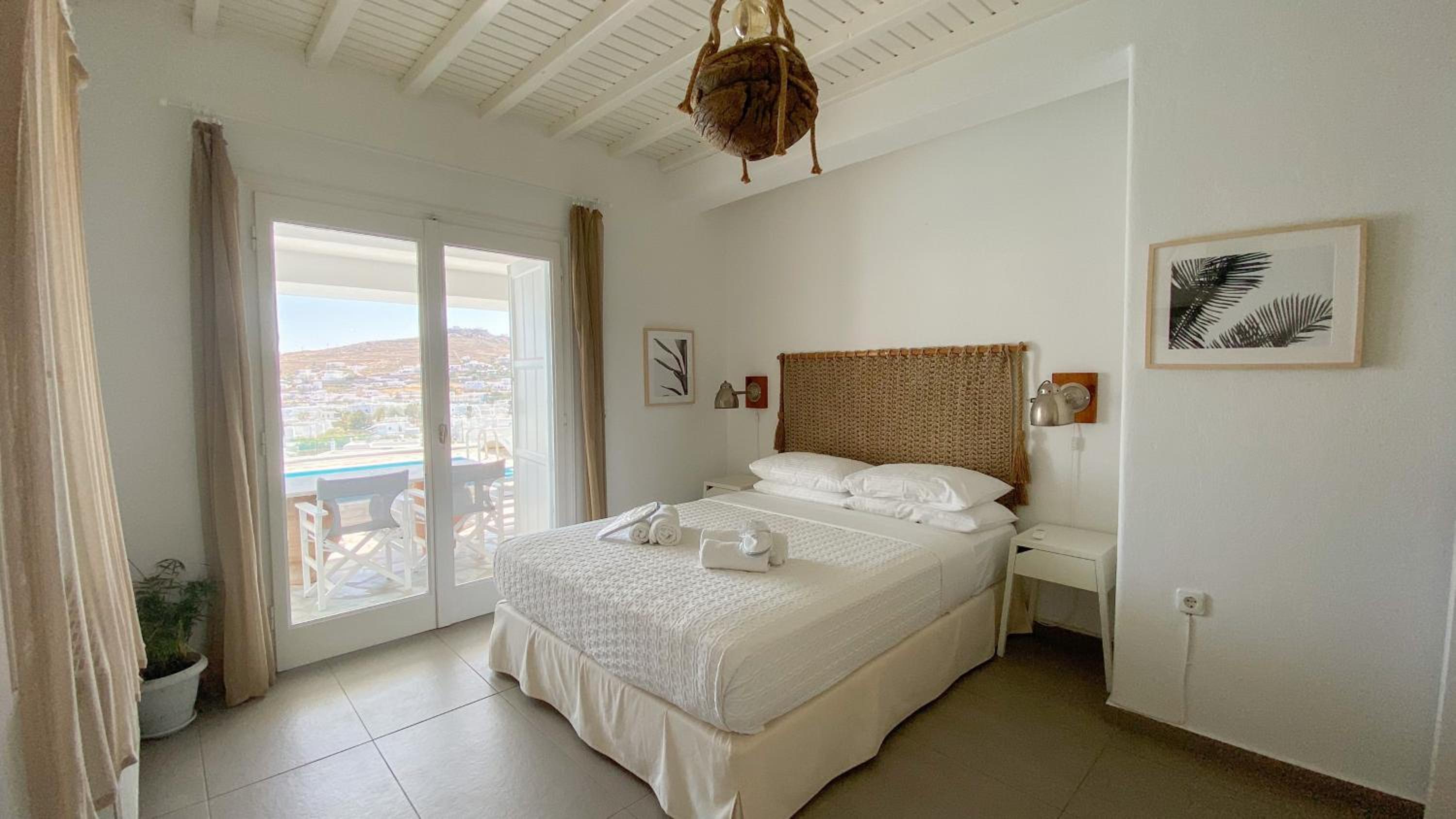 Two-Bedroom Apartment with Hot Tub and Sea View photo 1