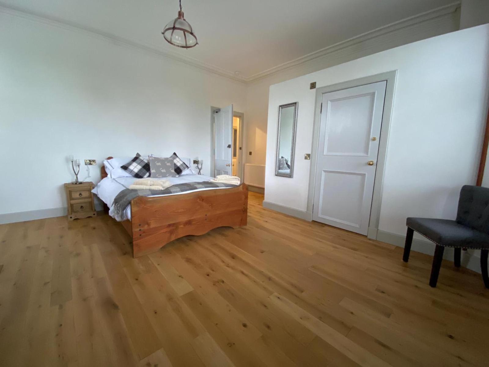 Double Room - Photo 2