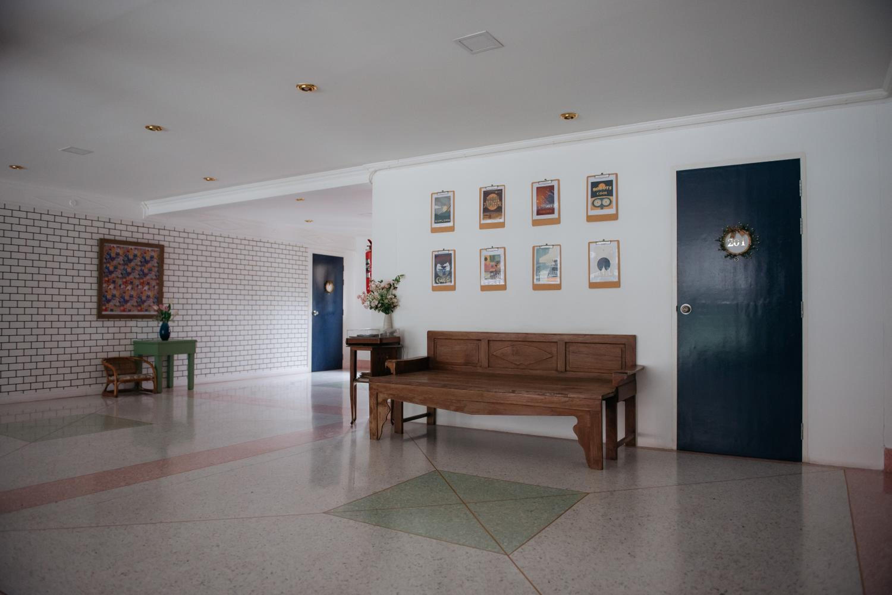 Standard Twin Room - Photo 4