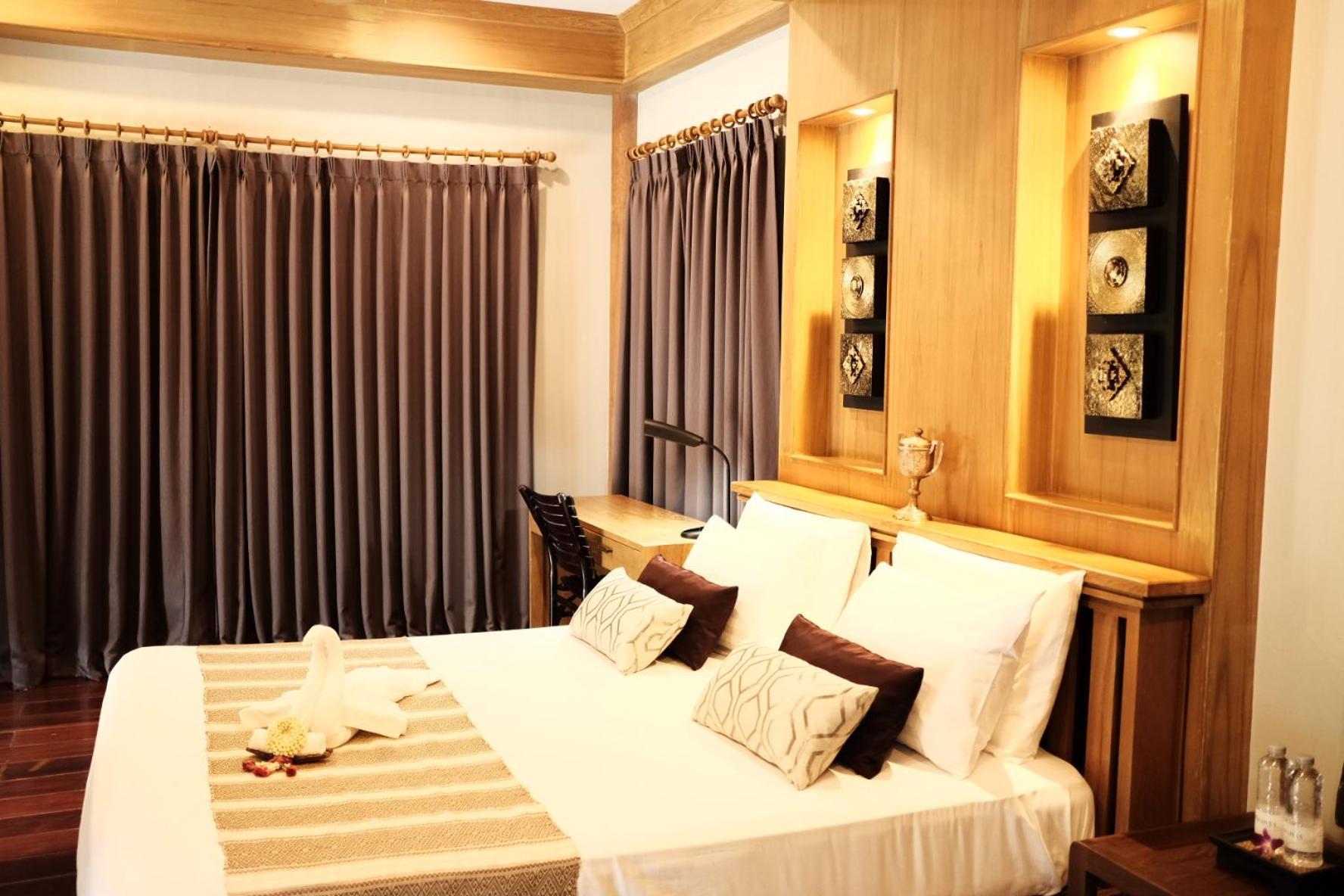 Deluxe Room - Photo 29