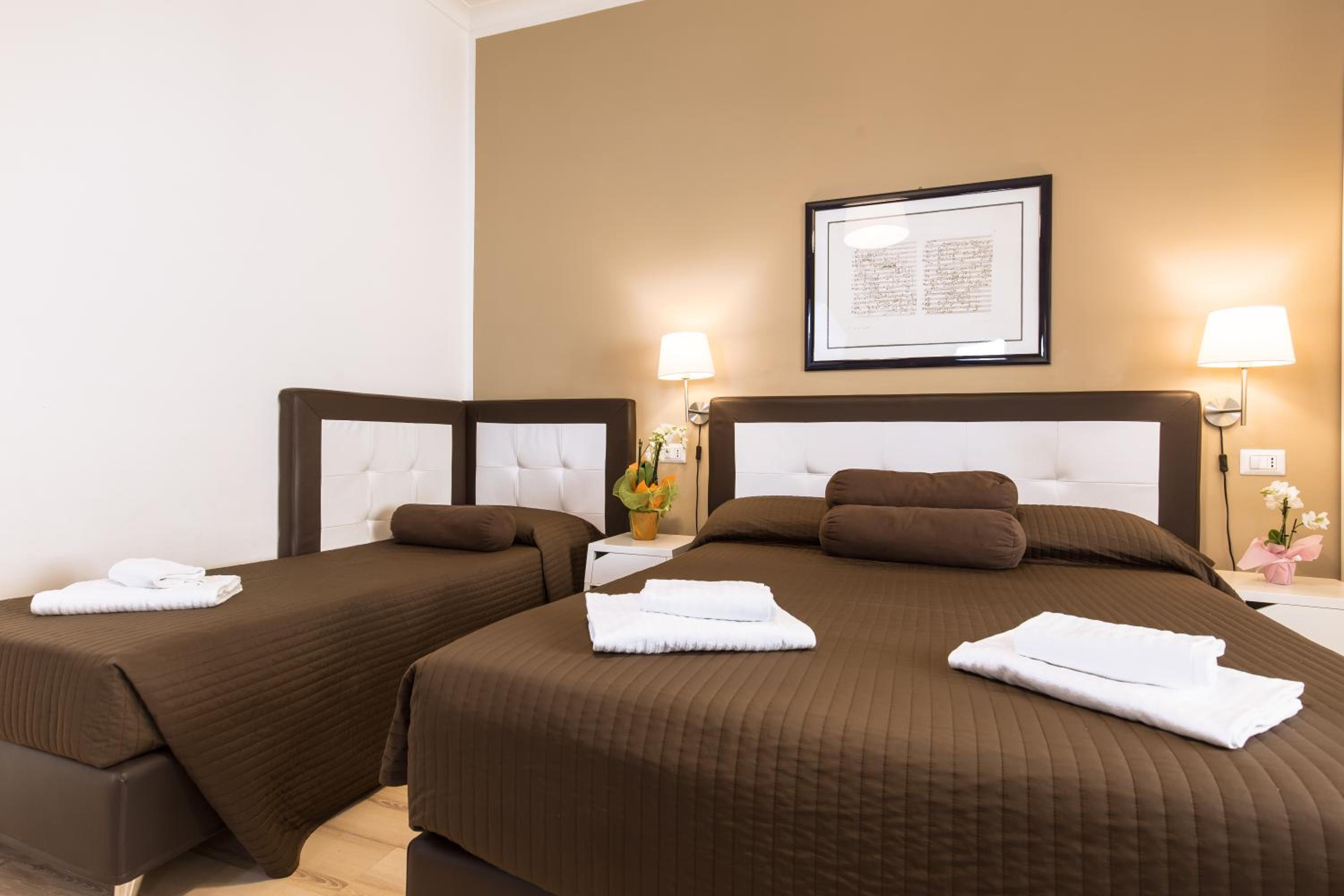 Quadruple Room with Private Bathroom photo 1
