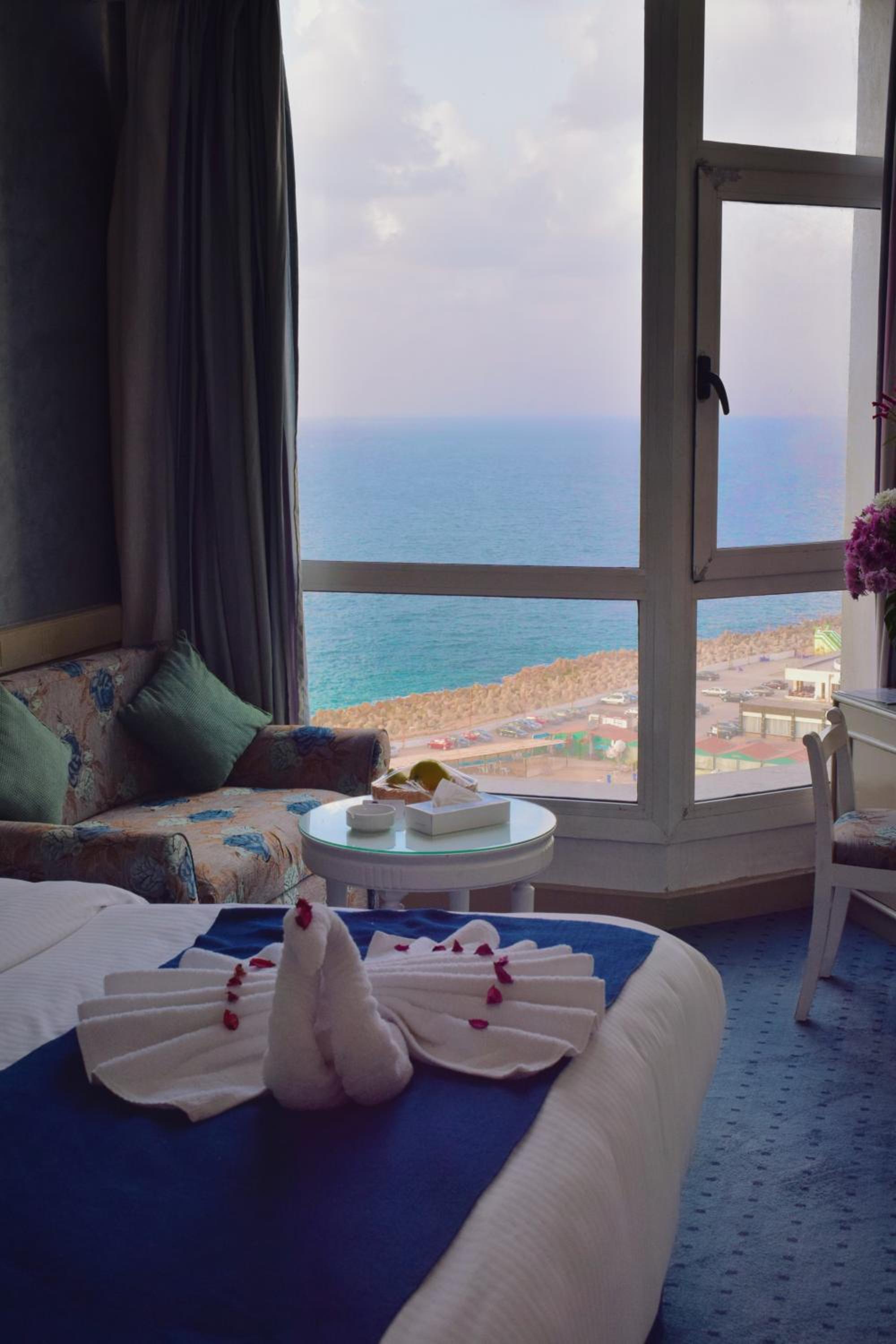 Standard Room with Direct Sea View - Photo 7