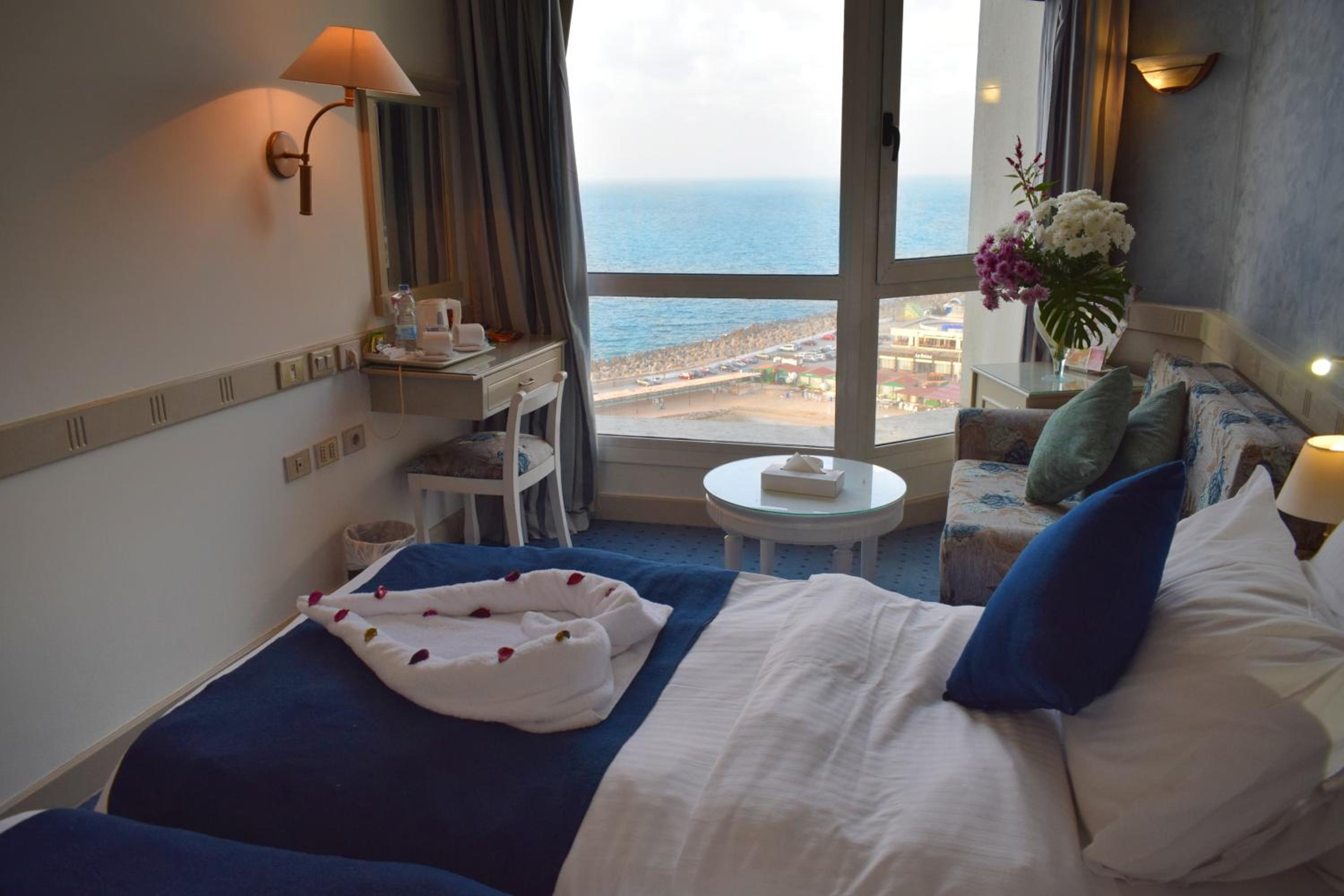 Standard Room with Direct Sea View - Photo 1