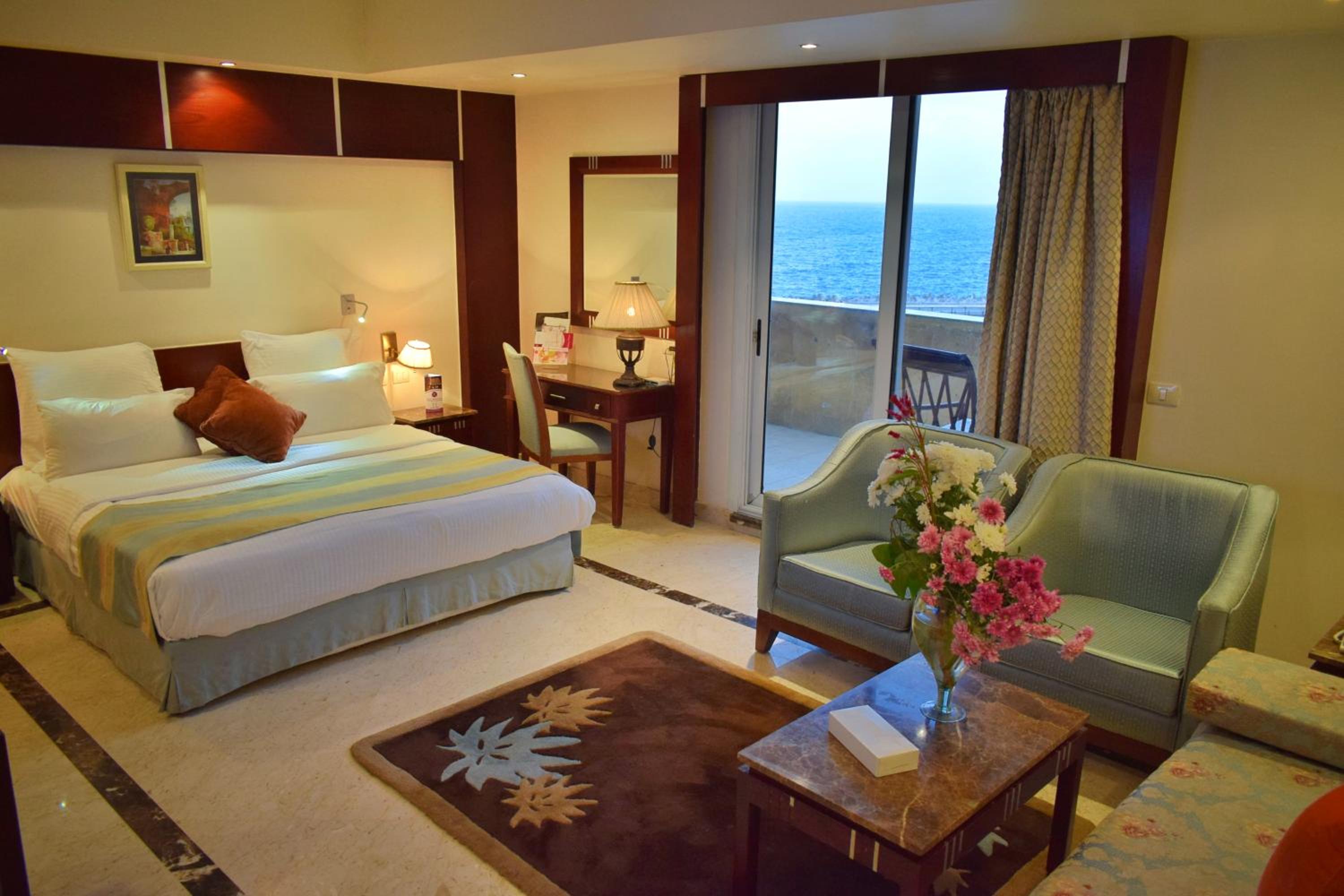 Executive Suite - Photo 1