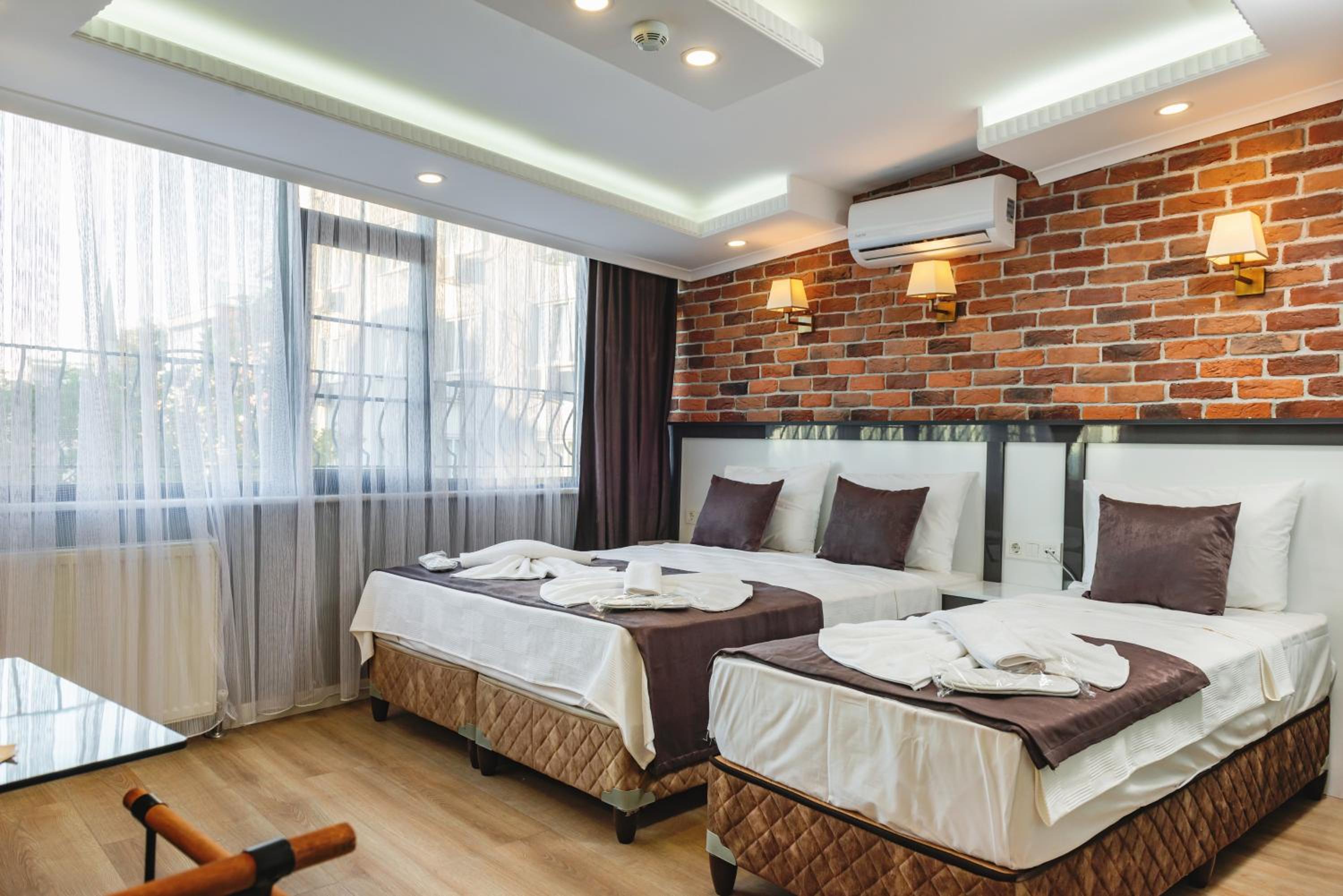 Deluxe Triple Room with Sea View photo 1