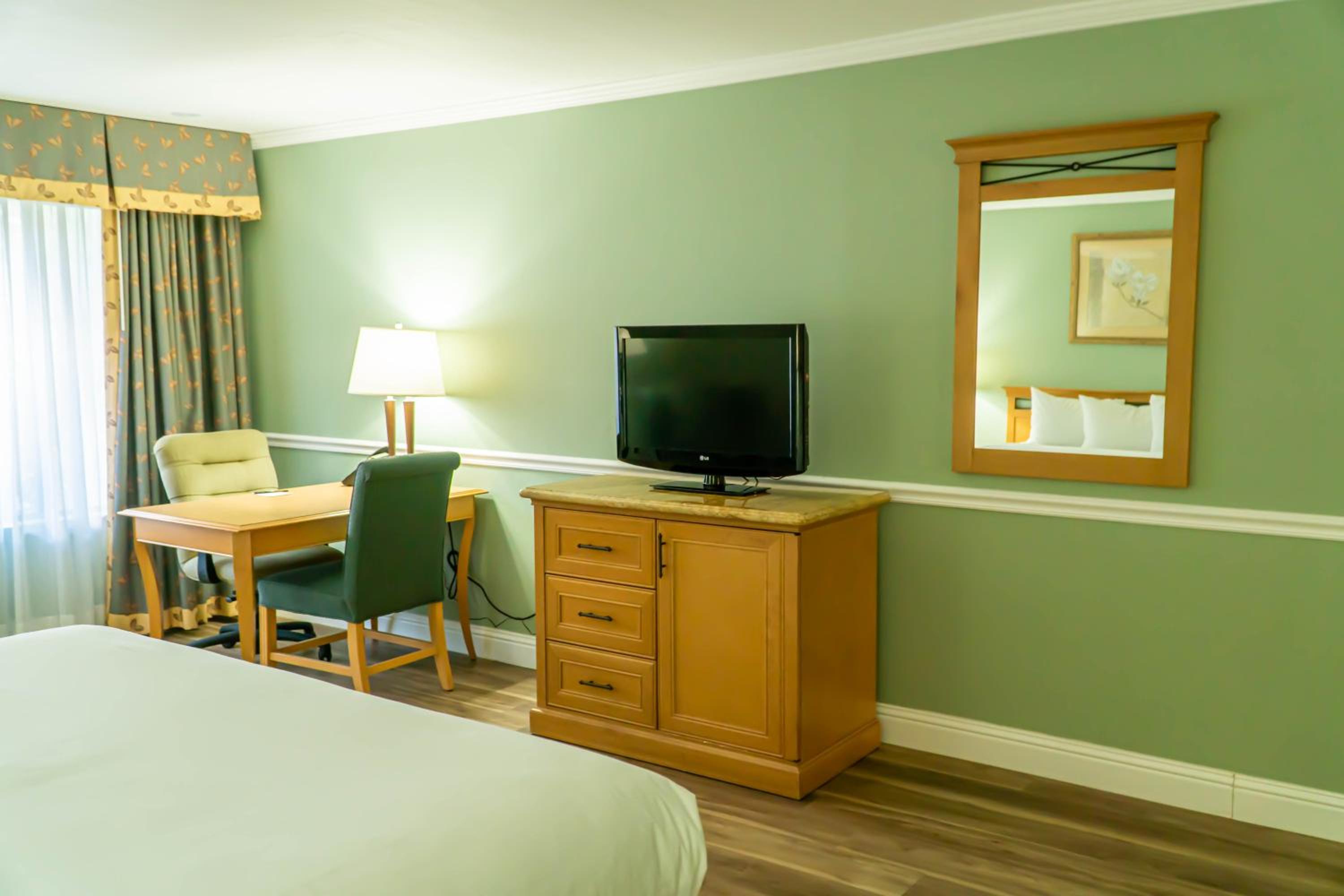 Superior King Room - Photo 5