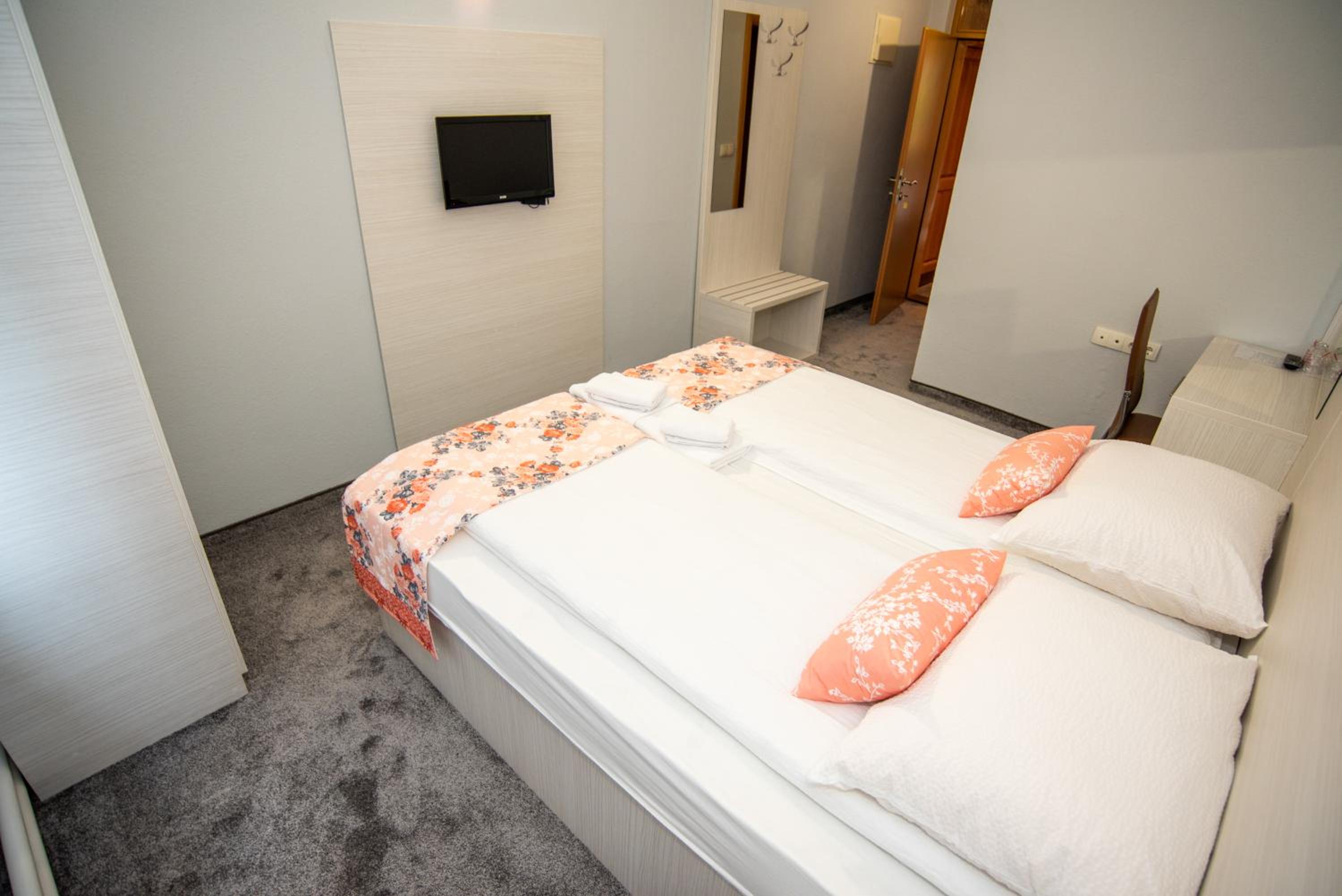 Single Room photo 1