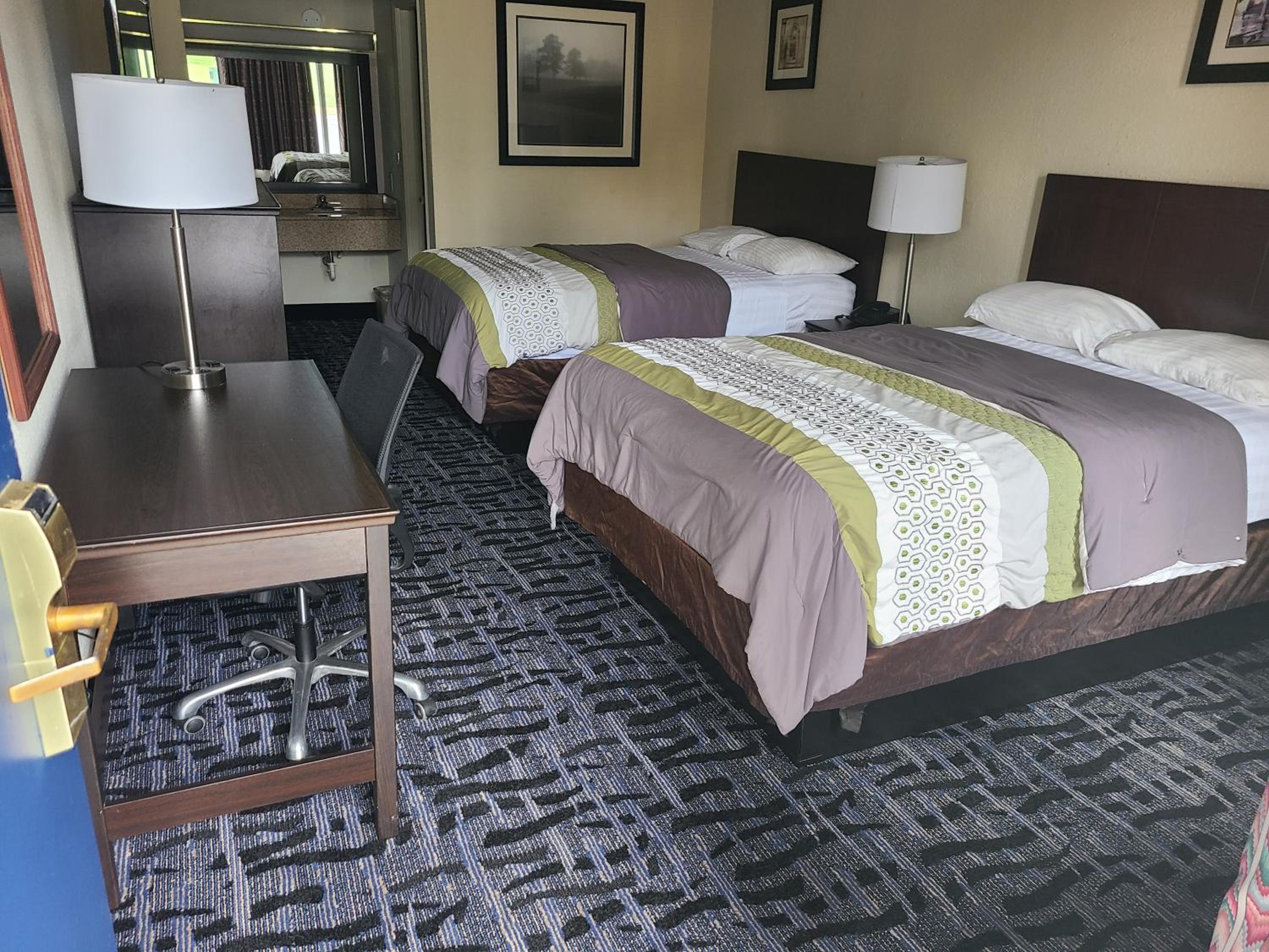 Double Room with Two Double Beds photo 3