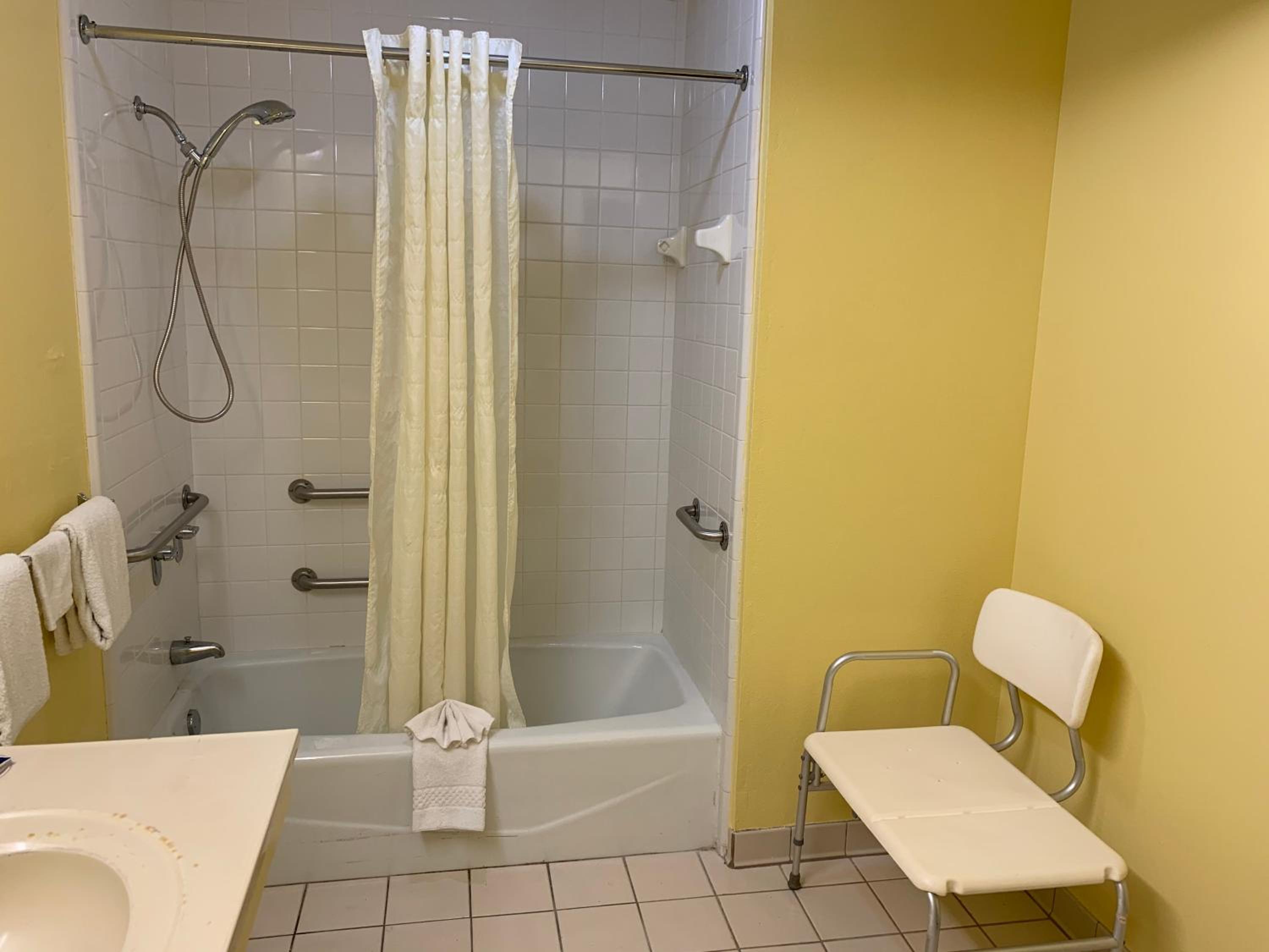 Single Room - Disability Access photo 2