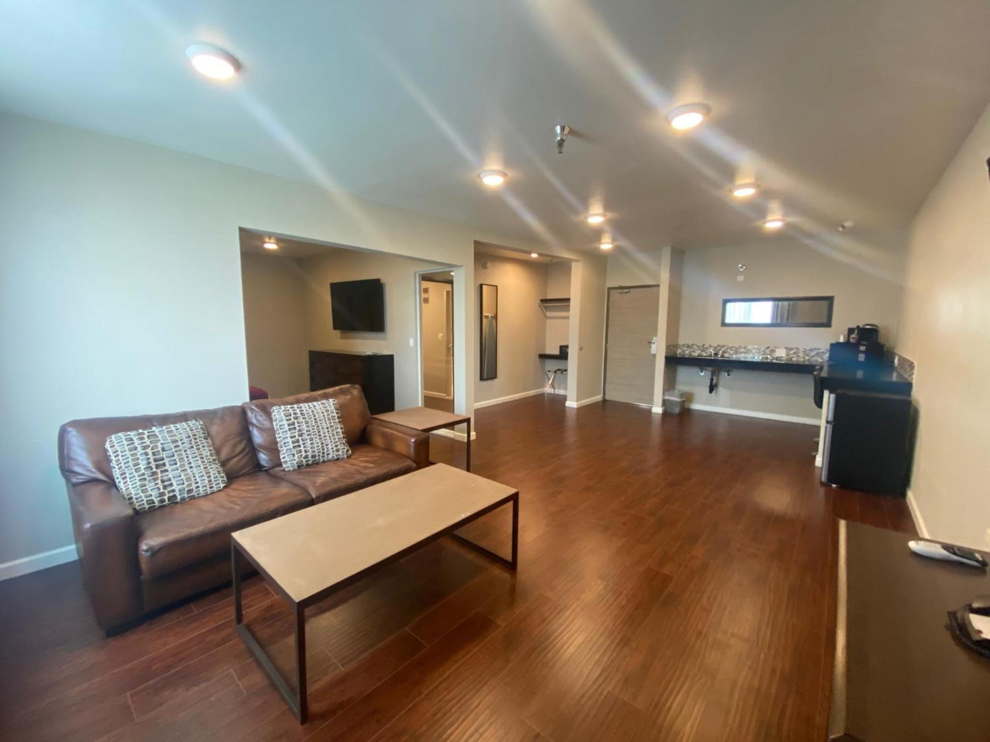 Executive Suite photo 2