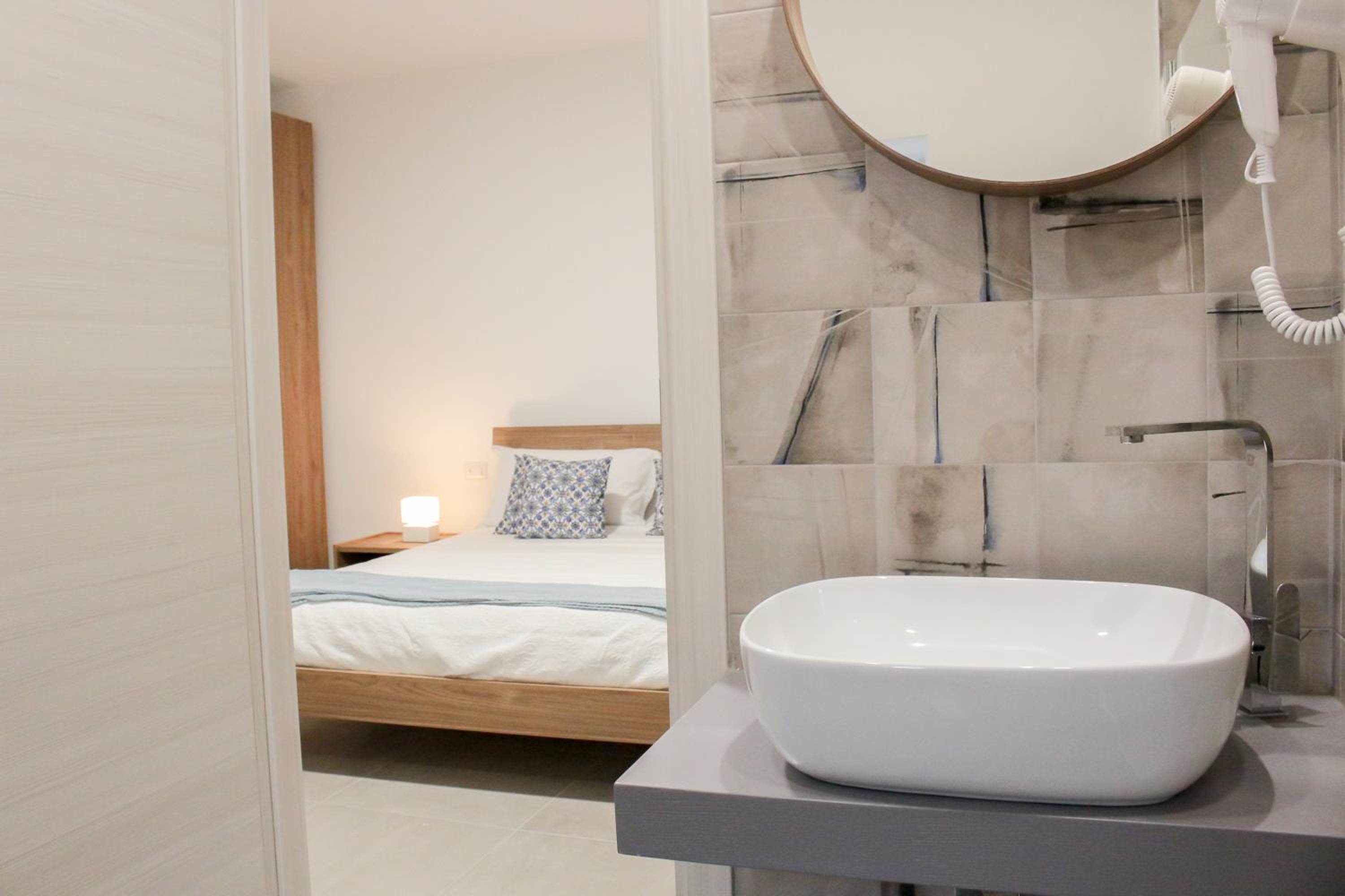 Apartment with Sea View - Photo 15