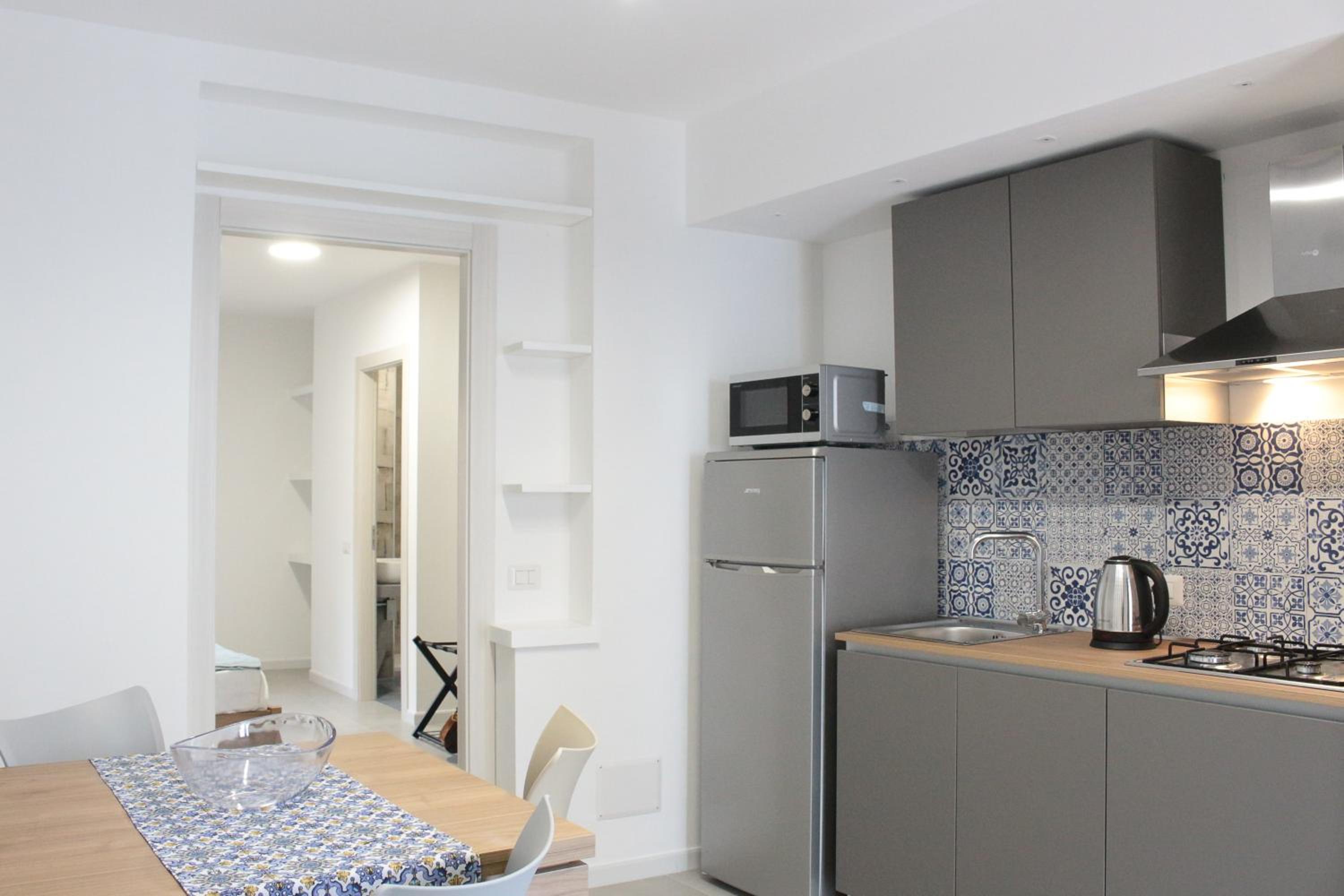 Apartment with Sea View - Photo 10