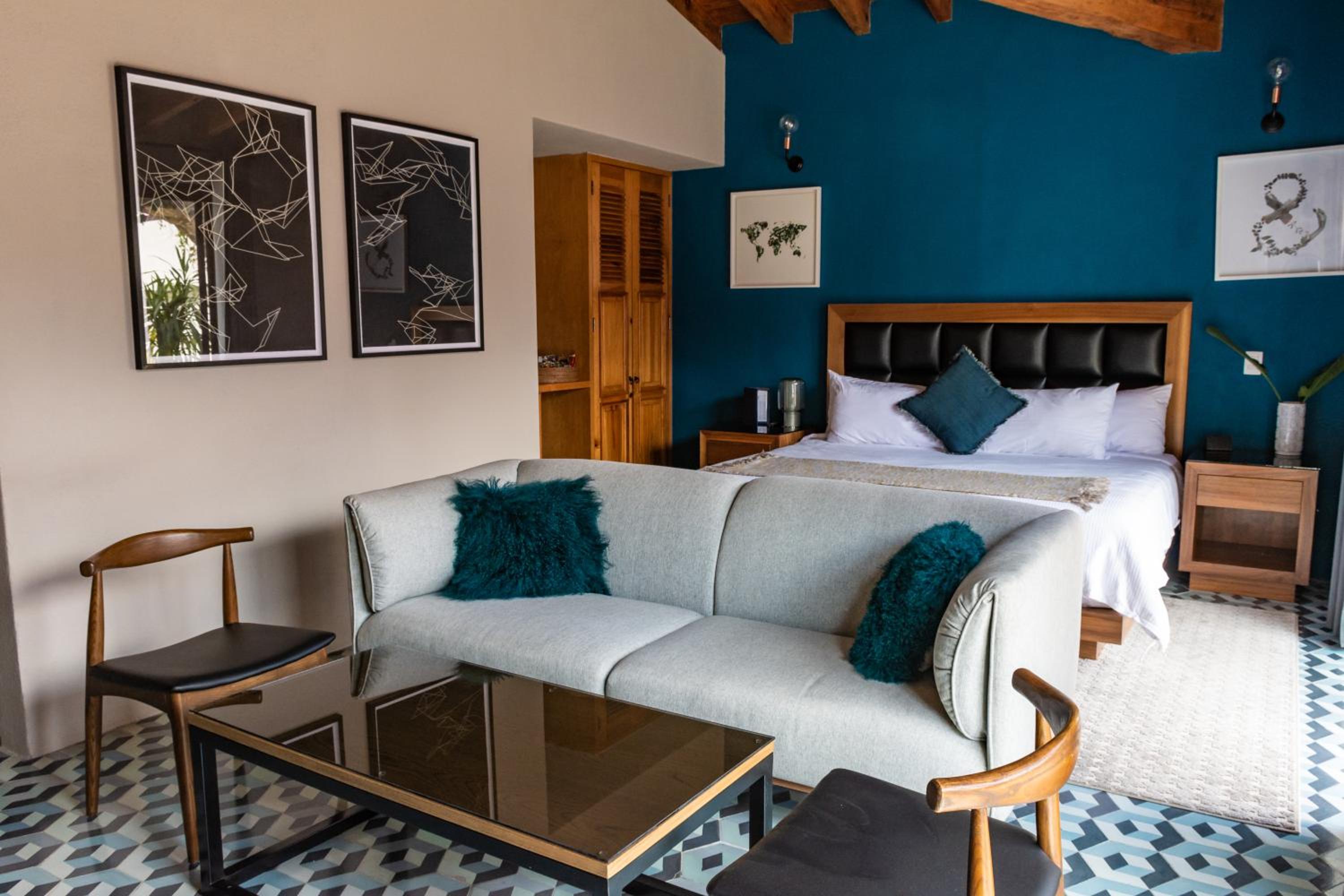 Deluxe Suite - Photo 8