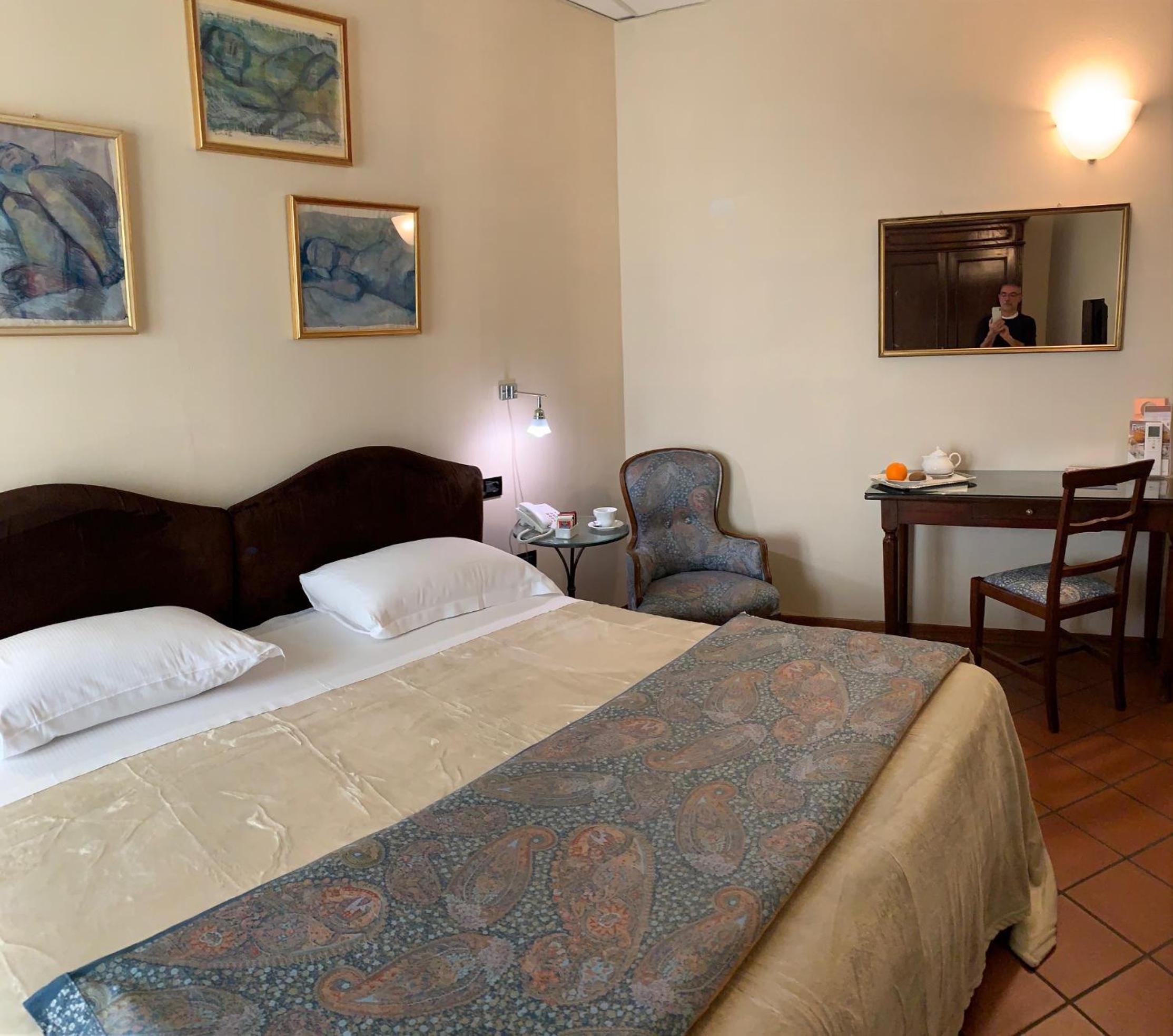 Double or Twin Room - Photo 2