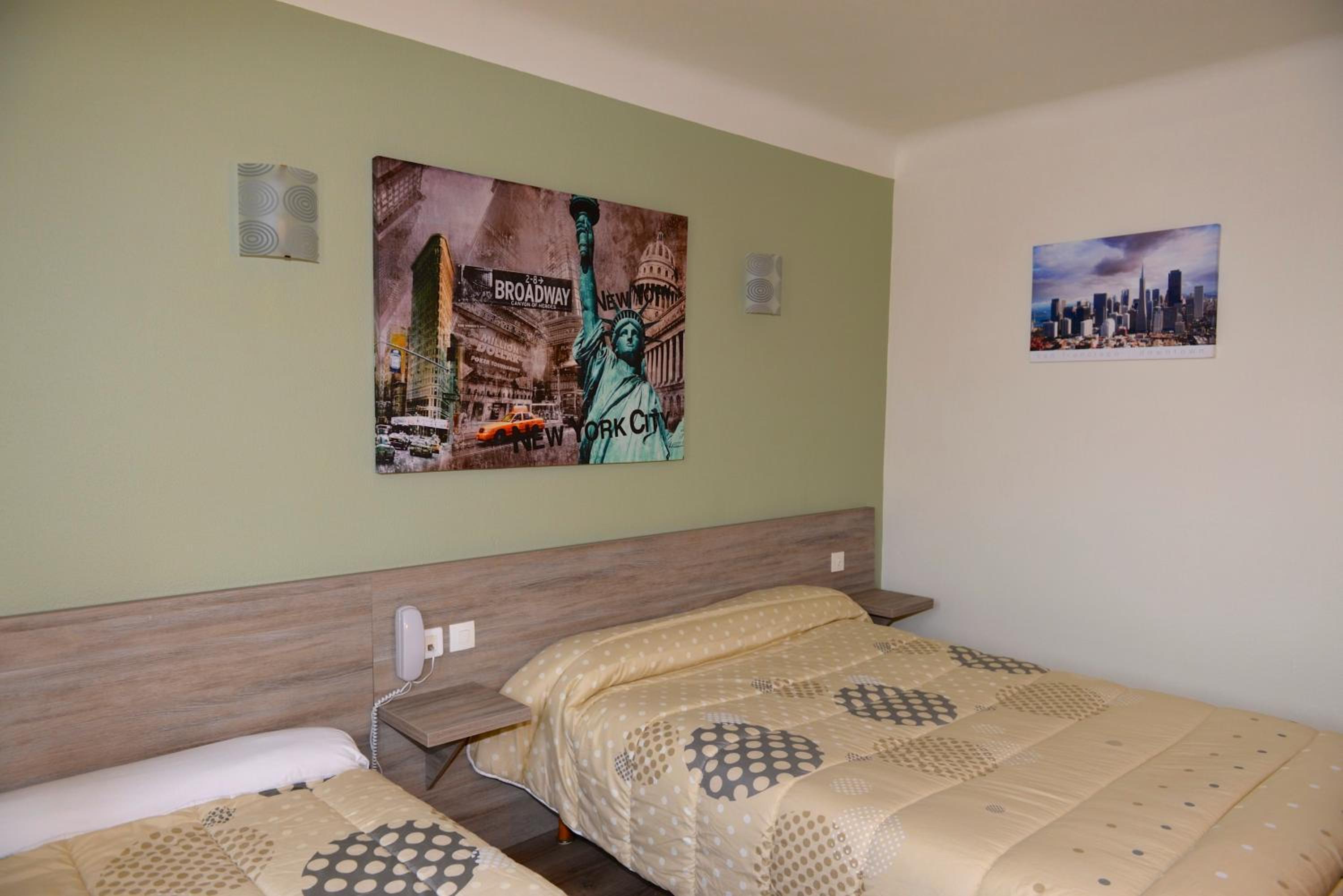 Standard Double Room photo 2