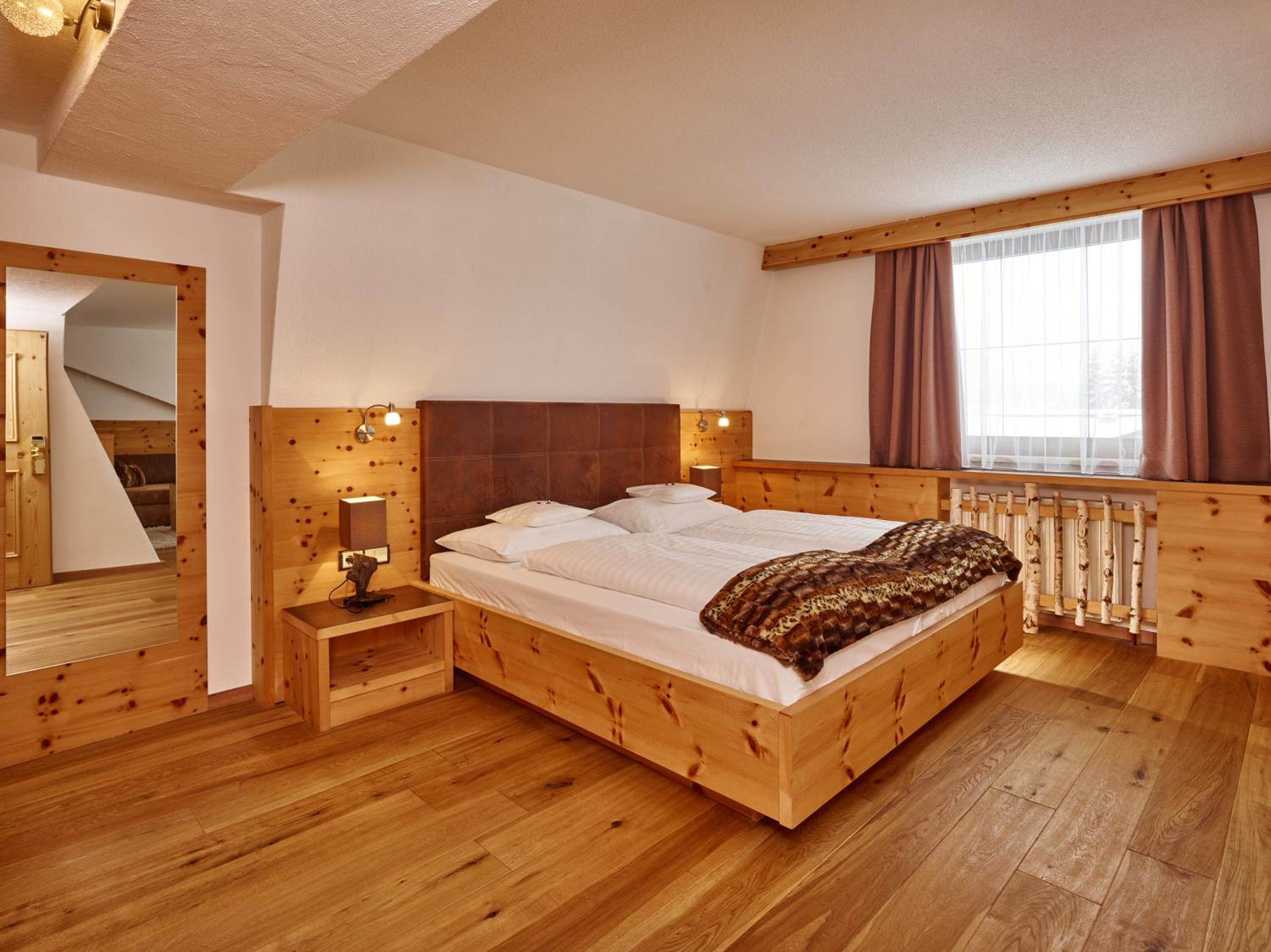 Deluxe Junior Suite - Photo 6