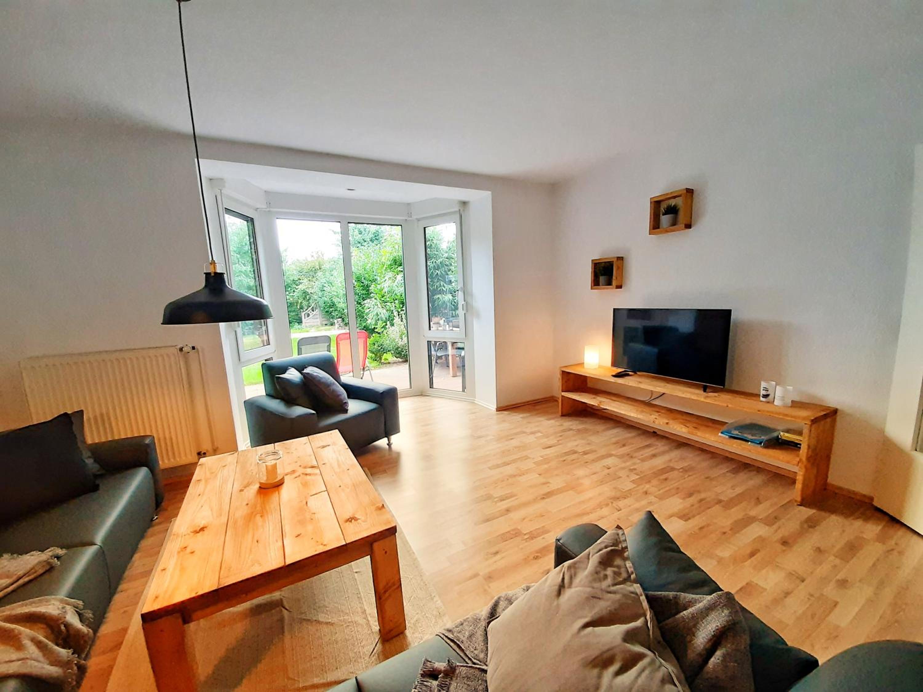 Two-Bedroom House - Photo 3