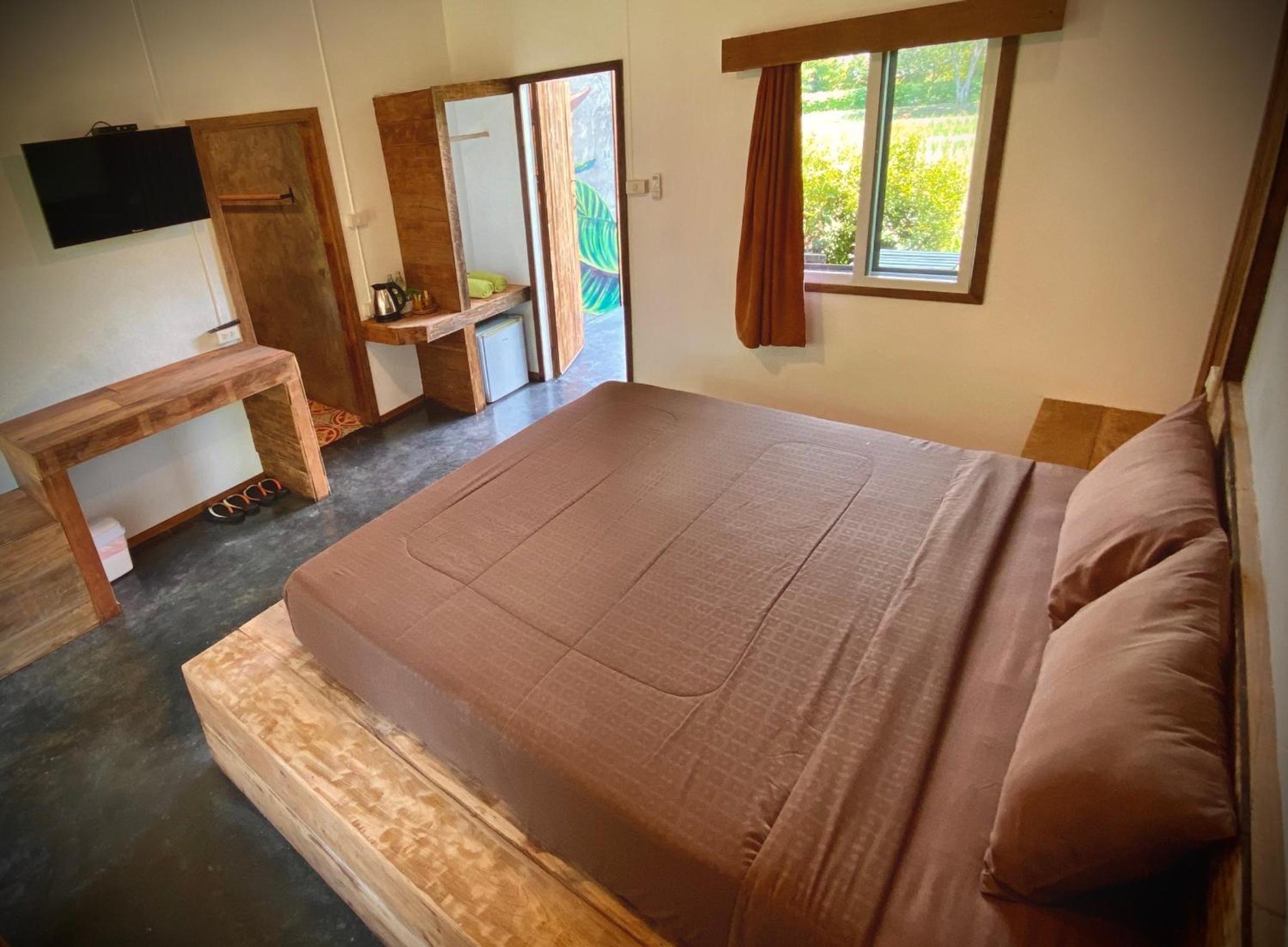 Standard King Room photo 2
