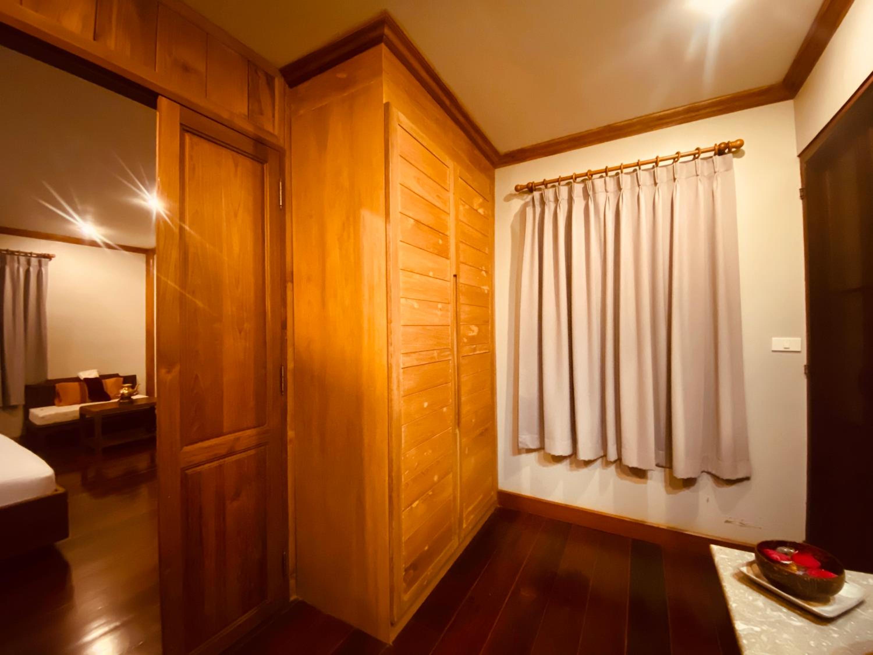 Superior King Room - Photo 22