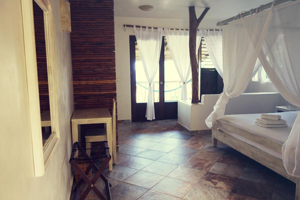 Double Room with Balcony and Sea View photo 1