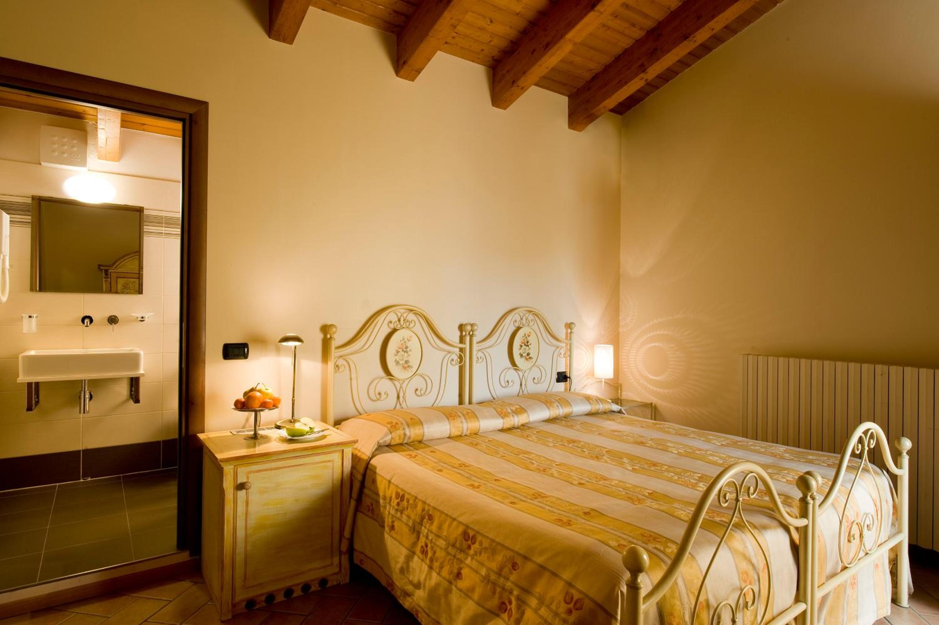 Double Room - Photo 2